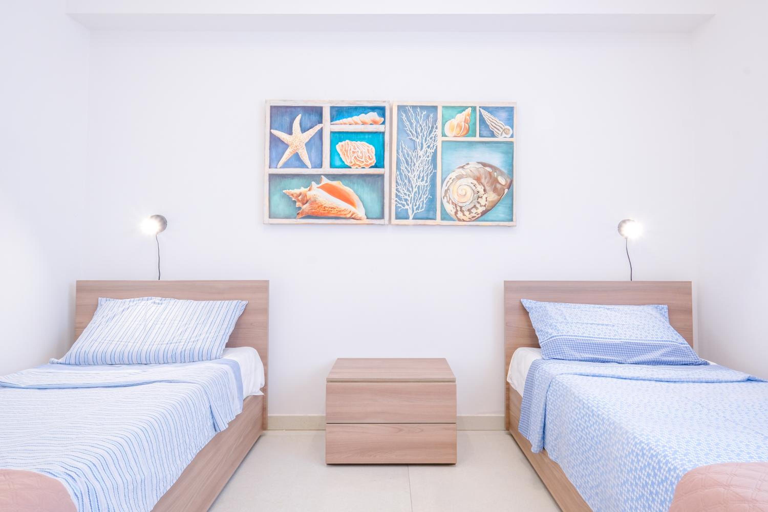 Two-Bedroom Apartment with Jacuzzi and Partial Sea View photo 3
