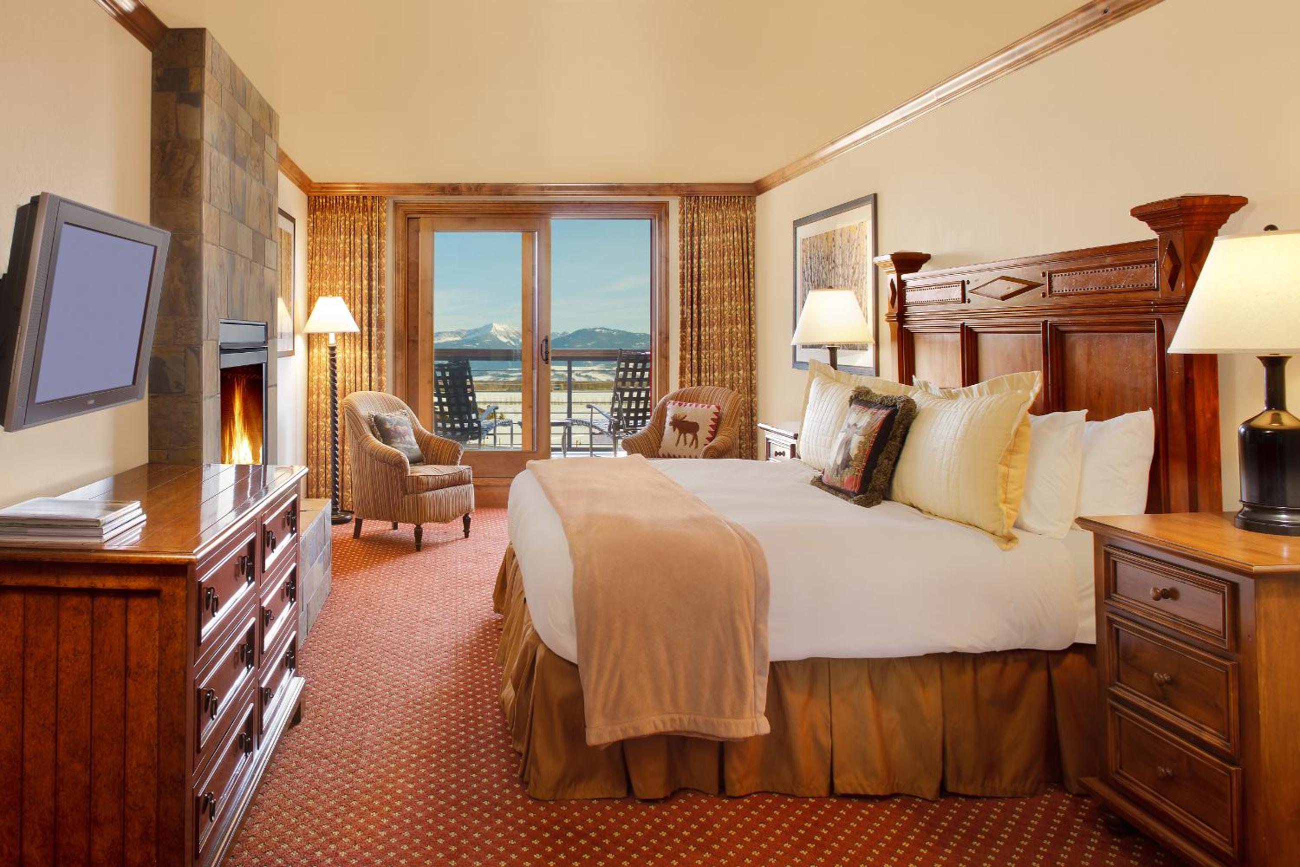 Two-Bedroom Suite - Photo 3