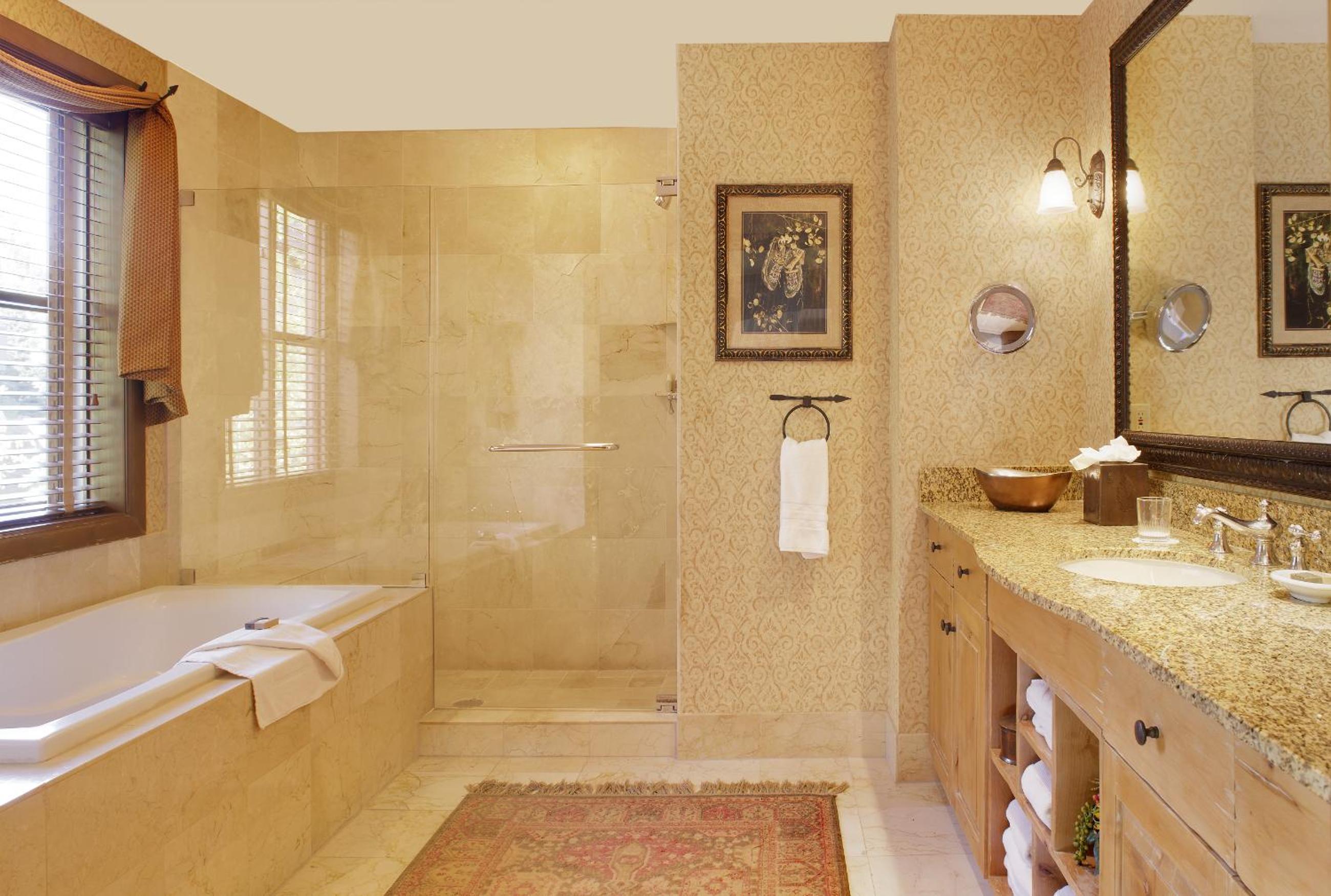 Two-Bedroom Suite - Photo 2