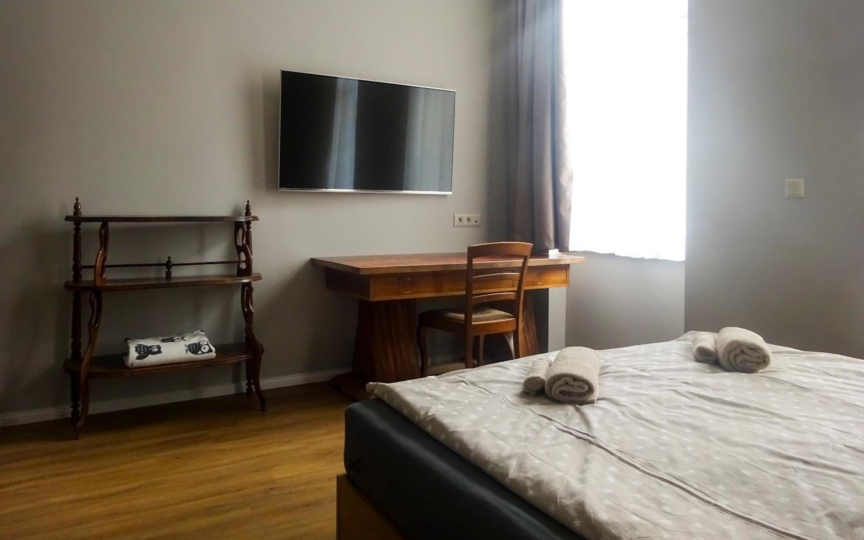 Three-Bedroom Premium Apartment - Photo 2
