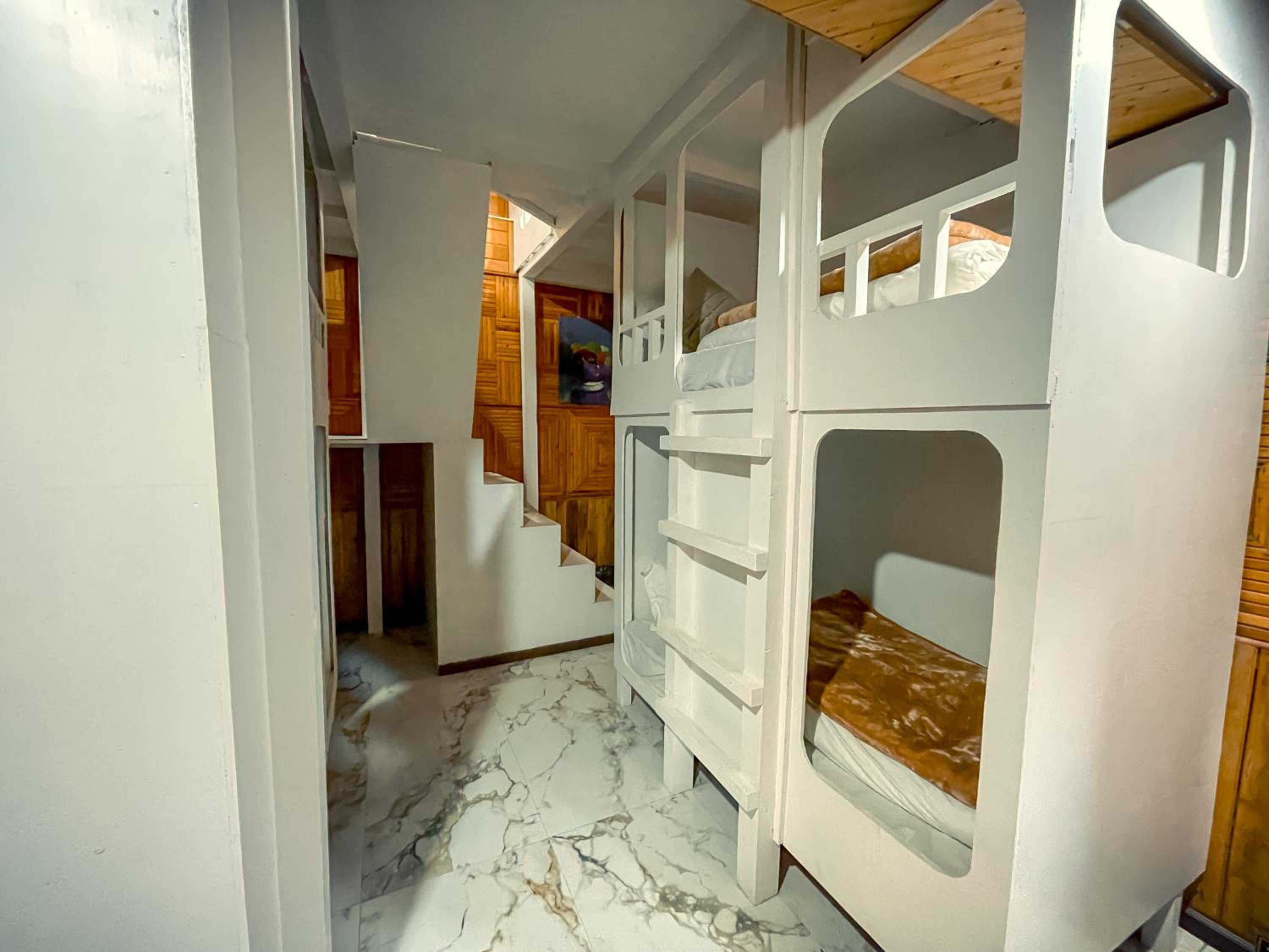Bed in 6-Bed Mixed Dormitory Room photo 2