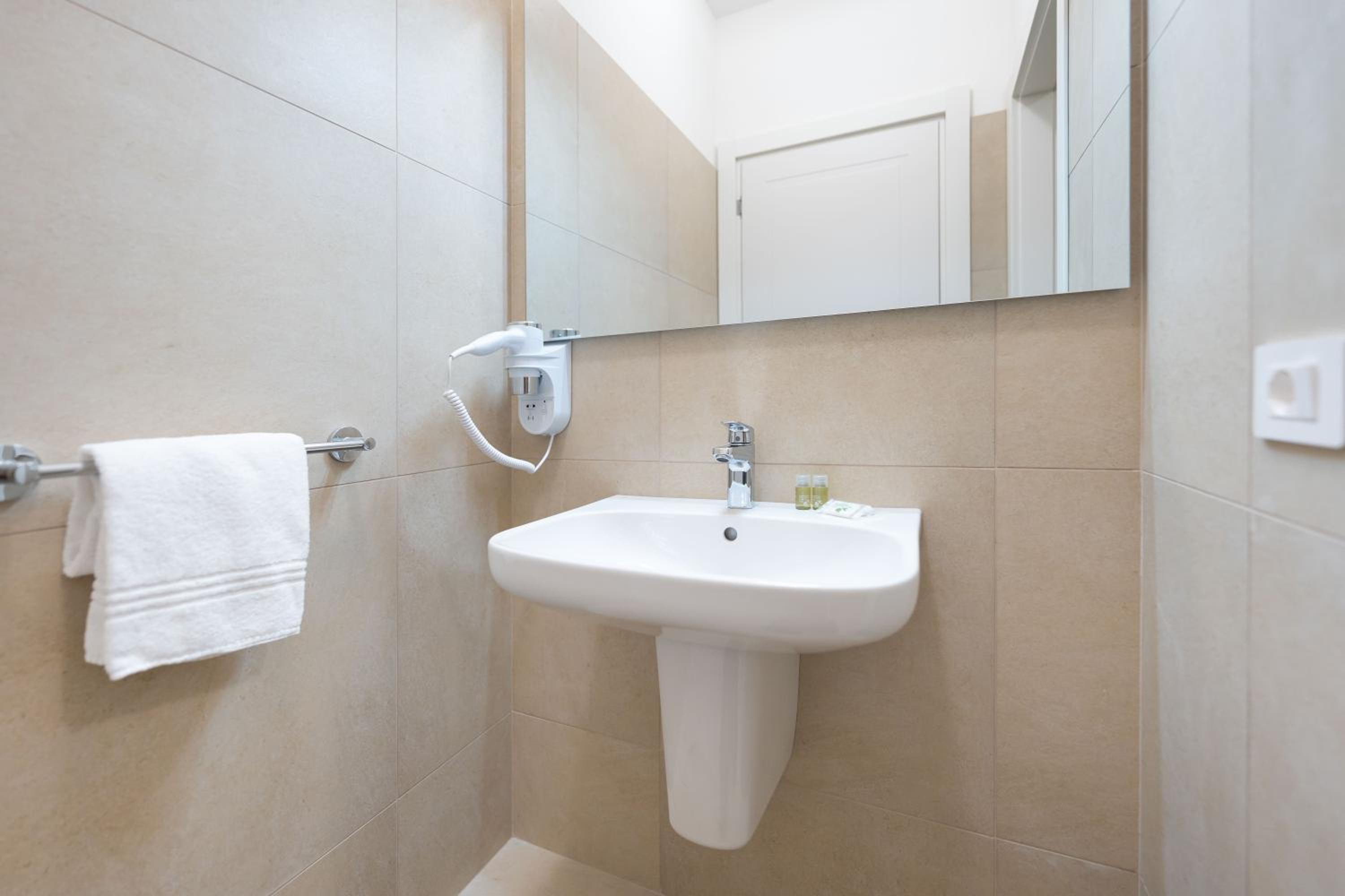 Double Room with Terrace - Photo 5