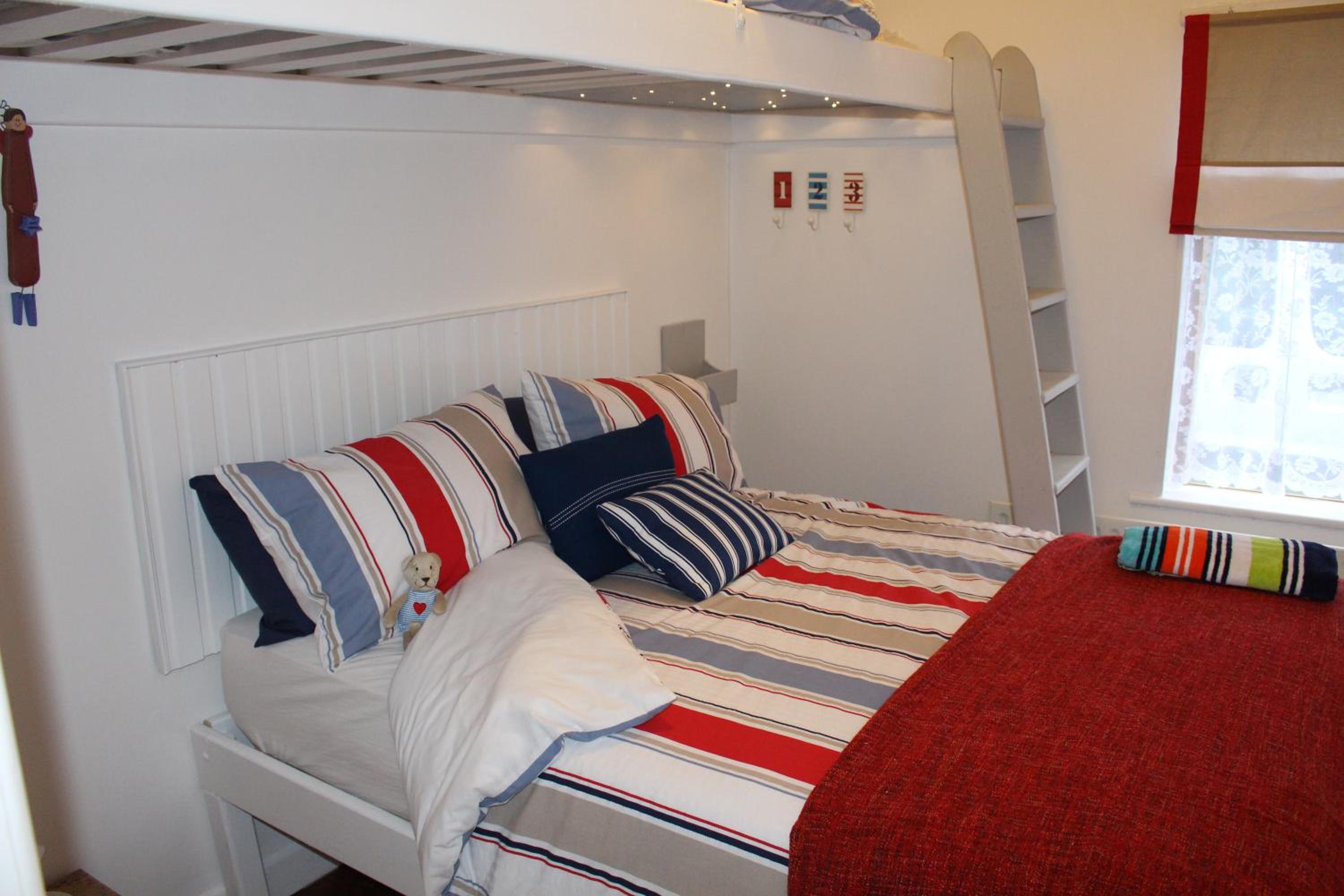 Two-Bedroom House photo 3