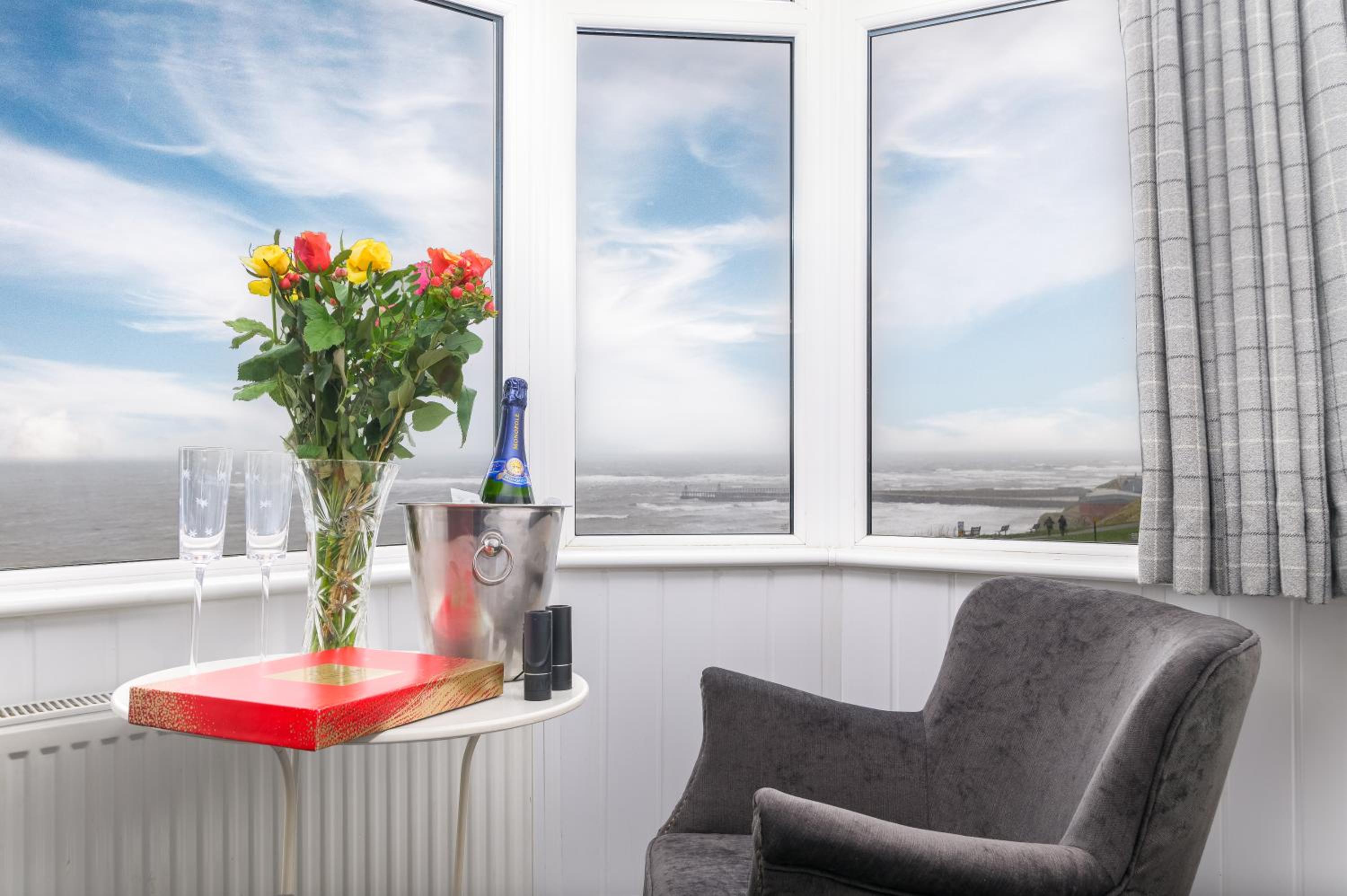 Seaview Room with Bay Window photo 2
