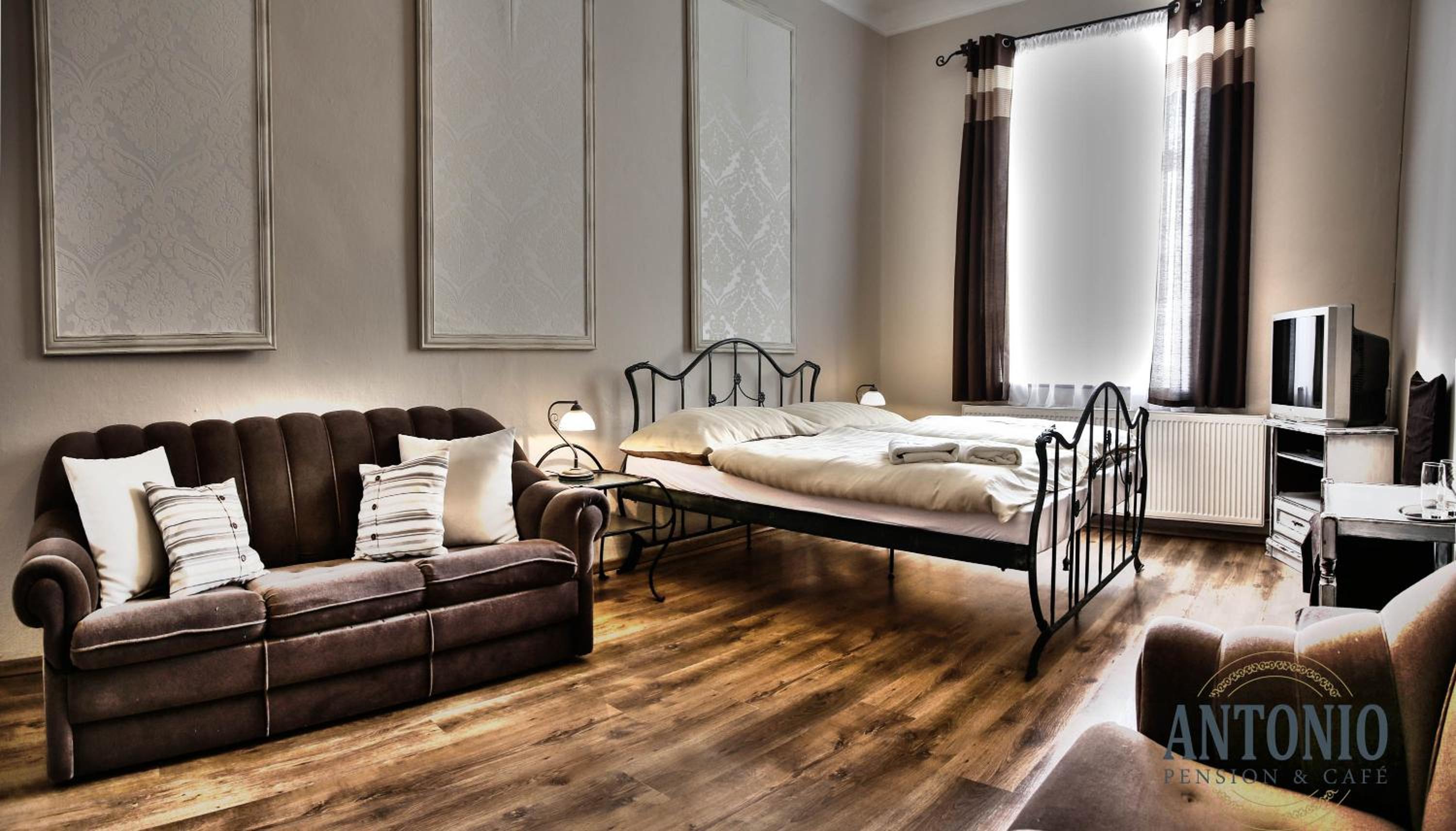Standard Double Room - Photo 14
