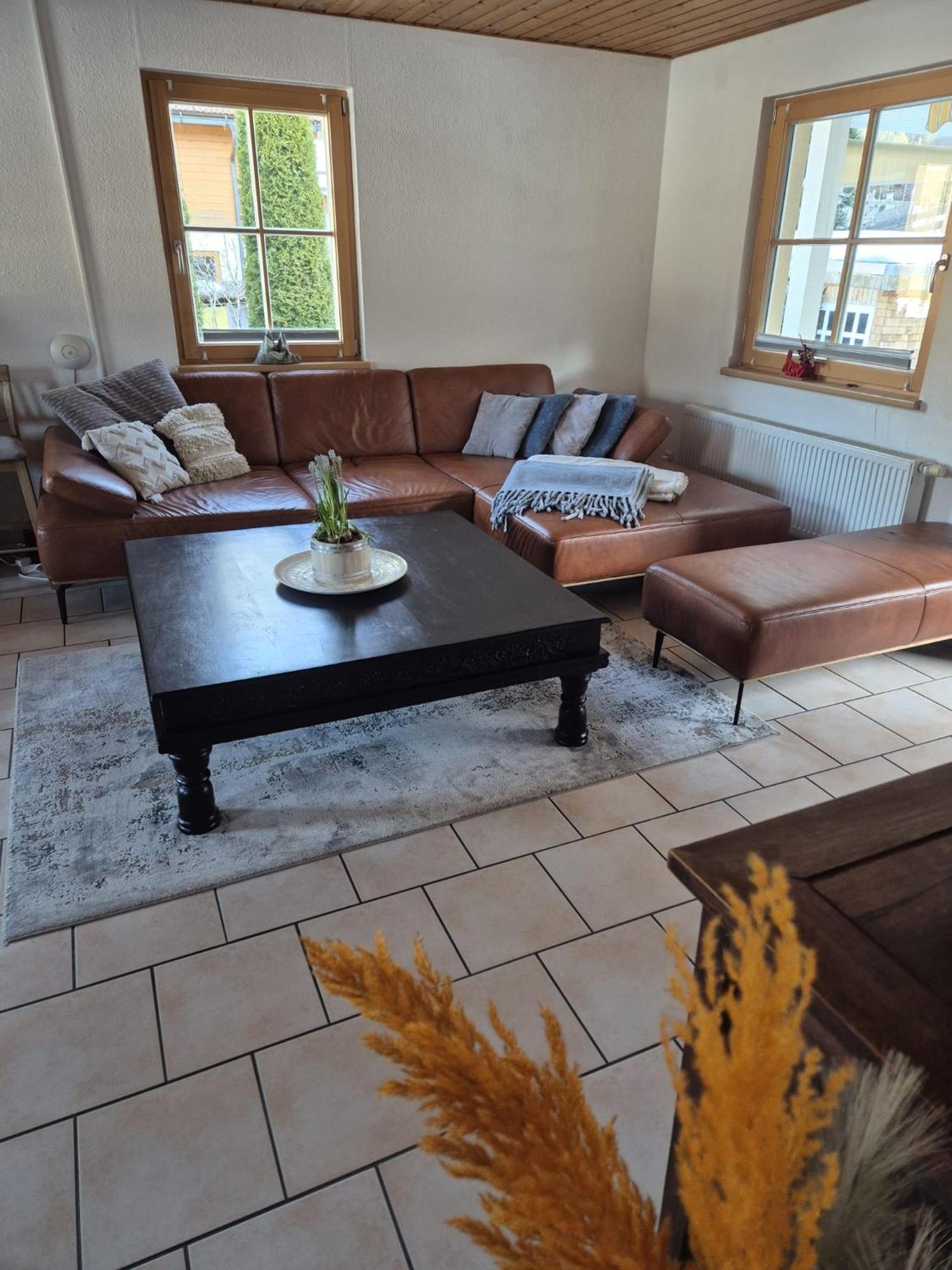Five-Bedroom House photo 2