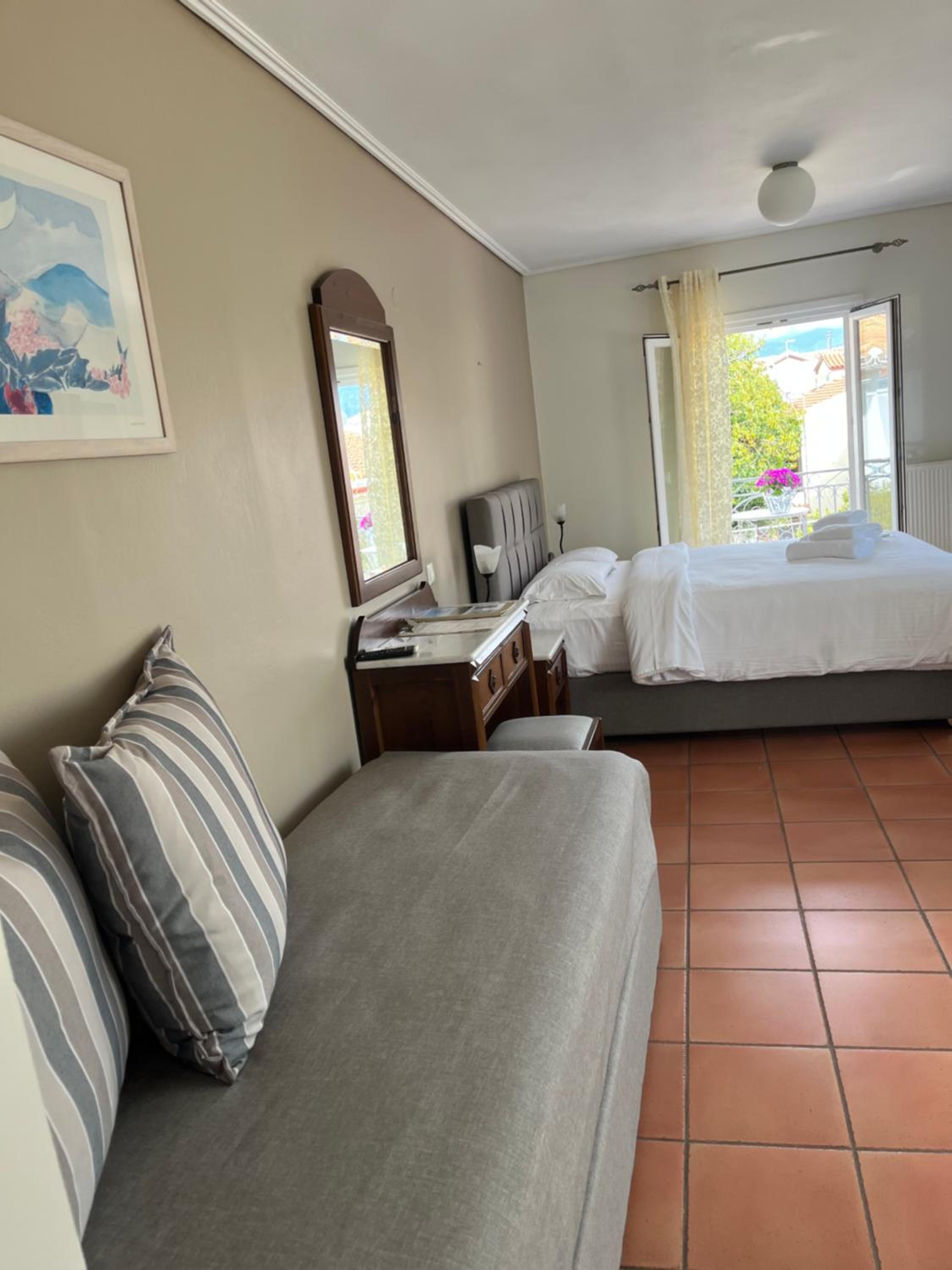 Superior Triple Room photo 3