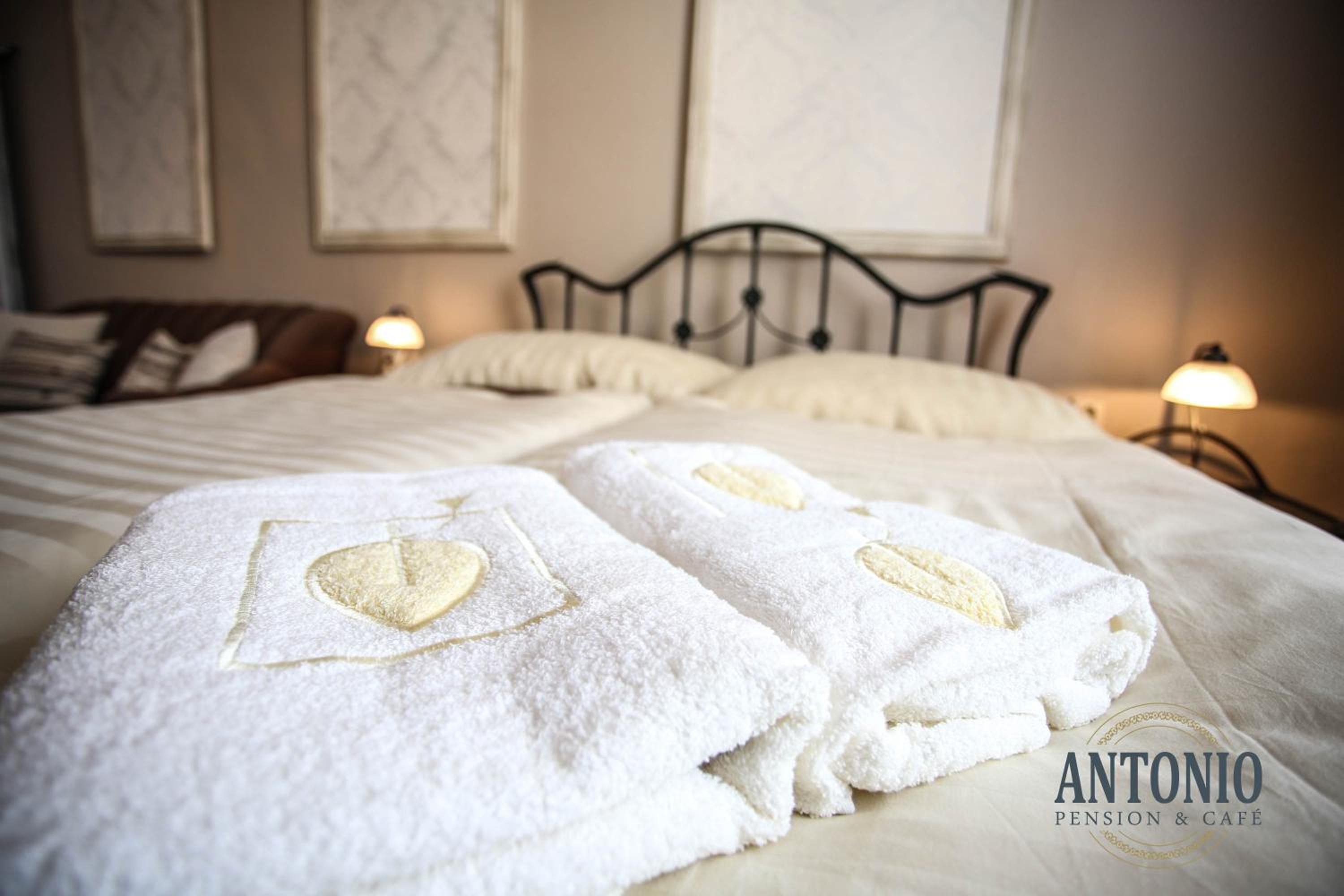 Standard Double Room - Photo 21