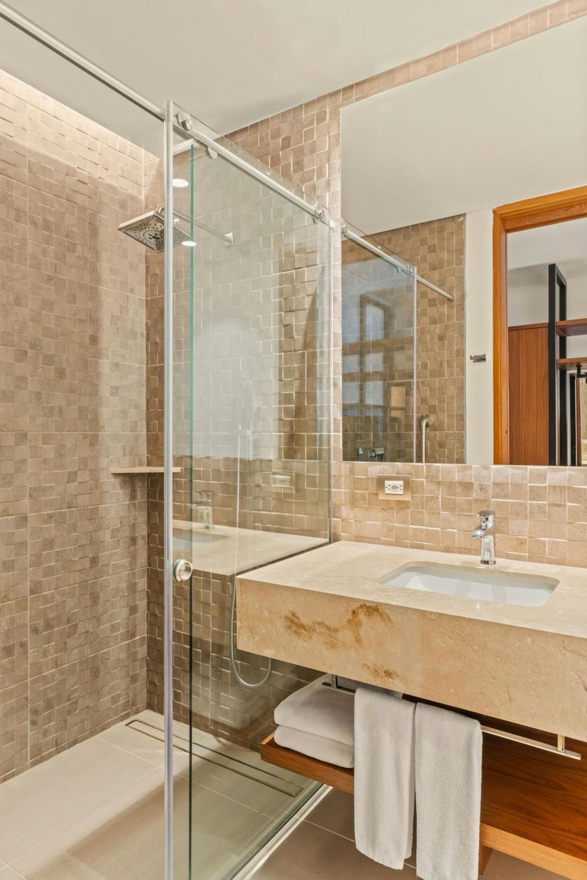Double Room with Two Double Beds - High Floor - Photo 3