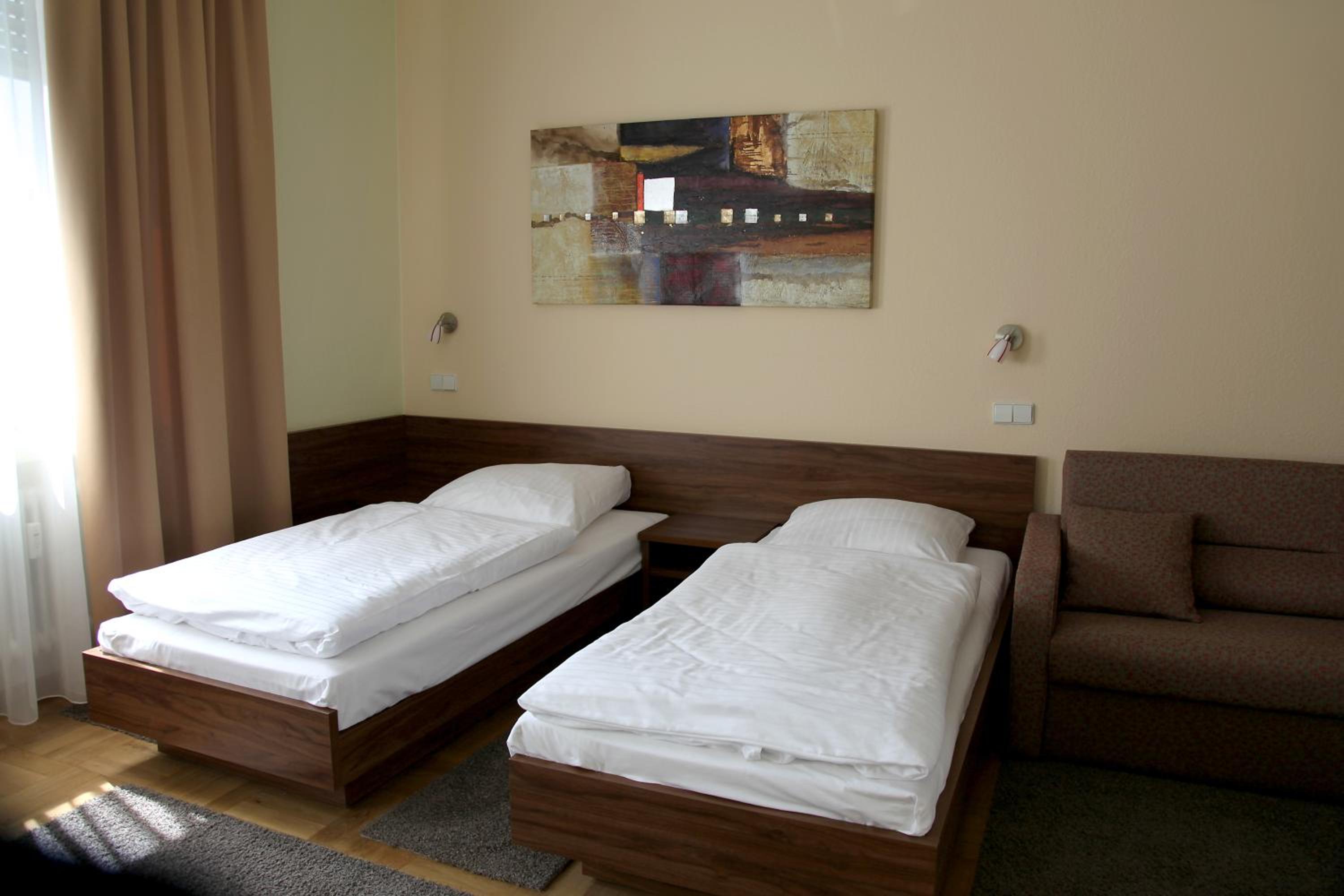 Double Room - Photo 2