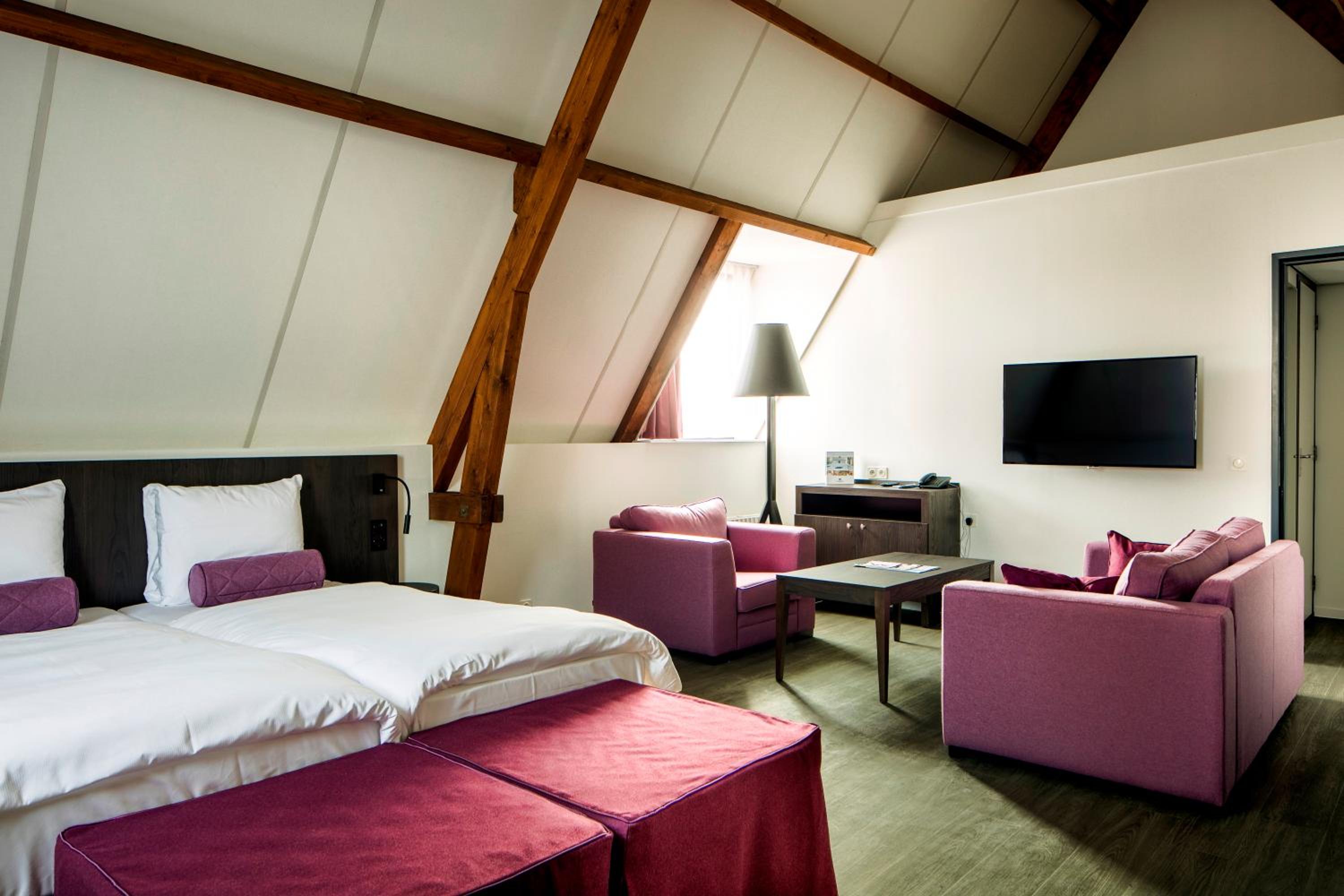 Suite - Photo 5