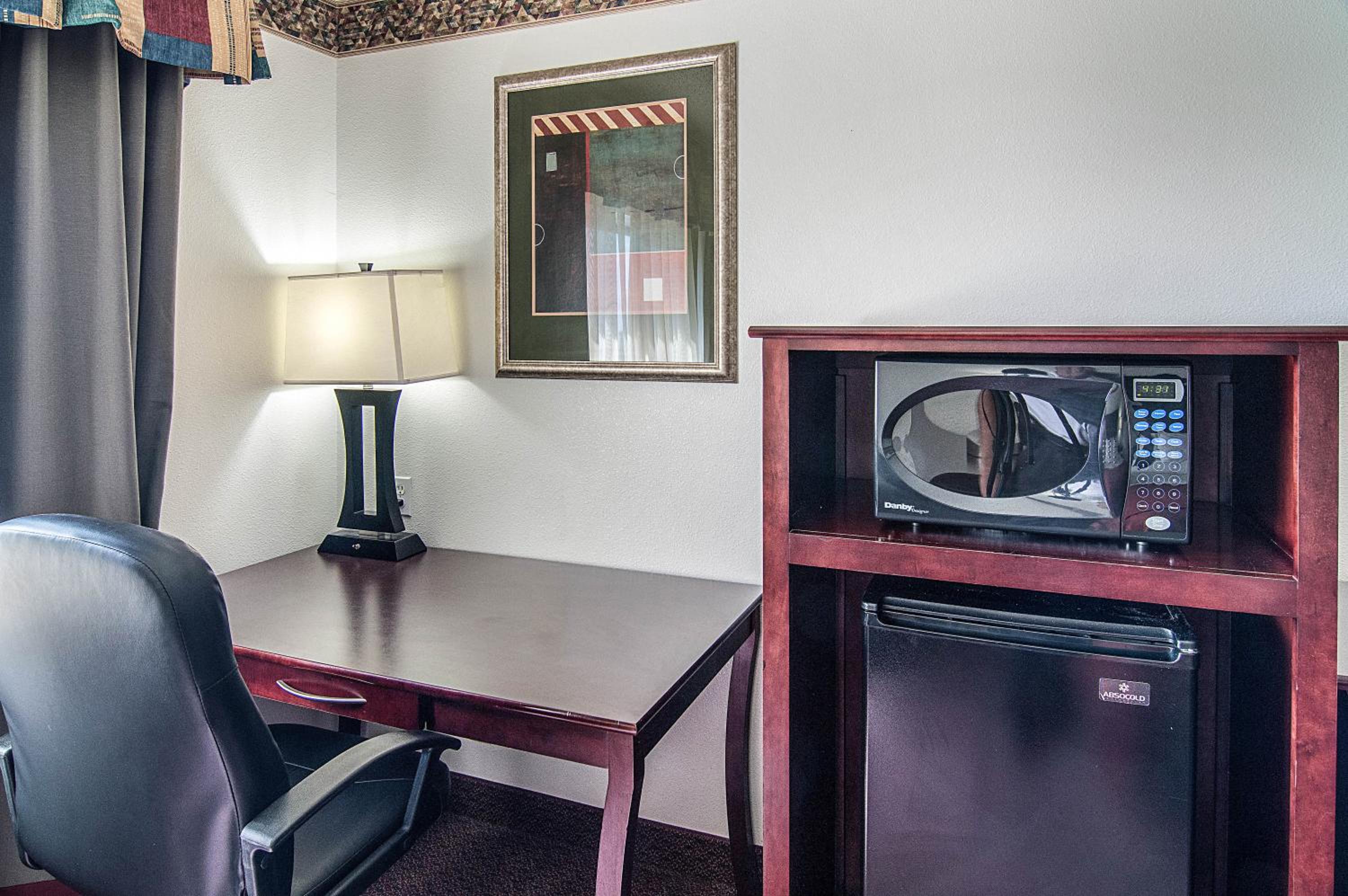 Standard King Room - Non-Smoking  photo 2
