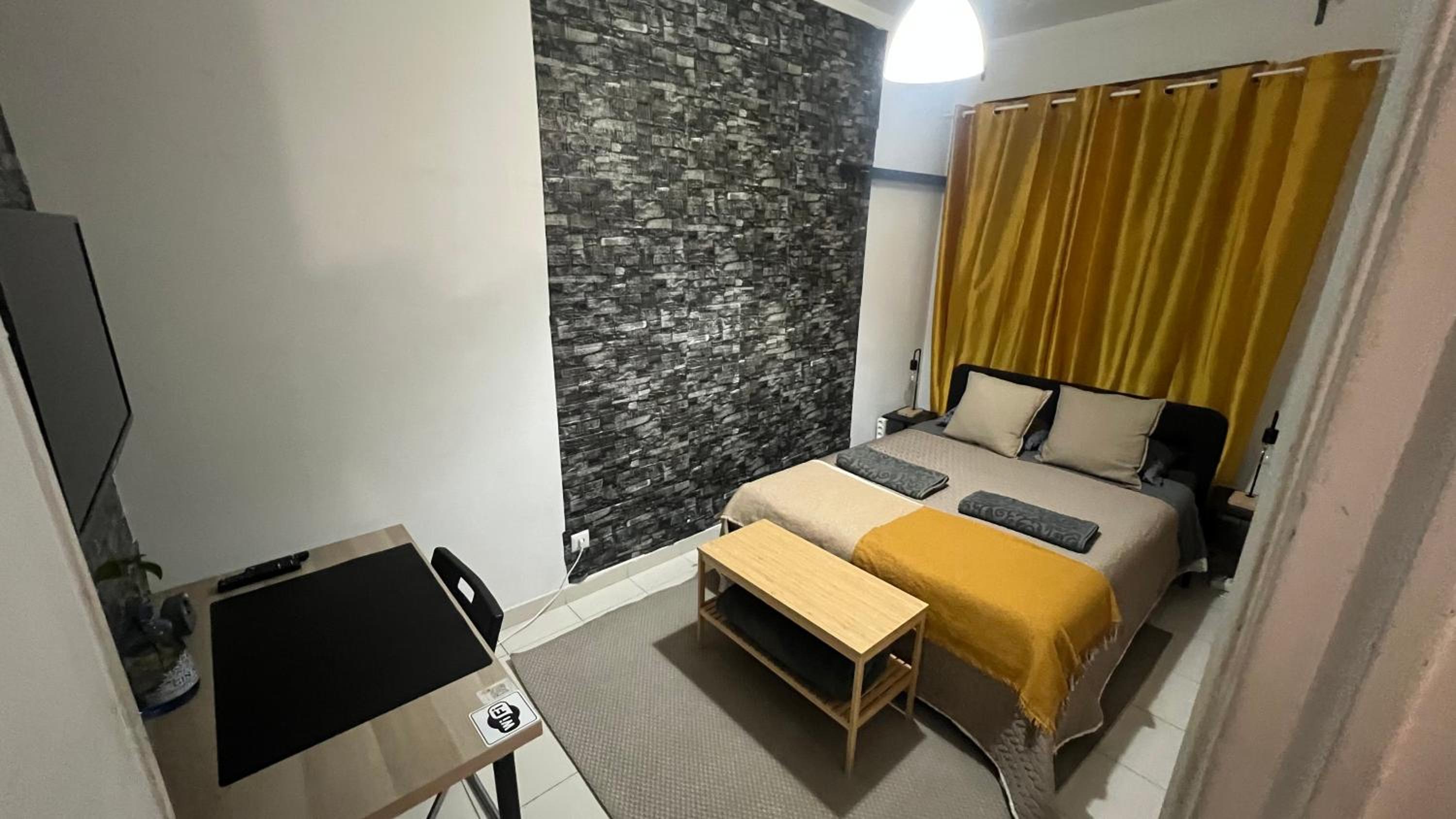 Small Double Room - Photo 1