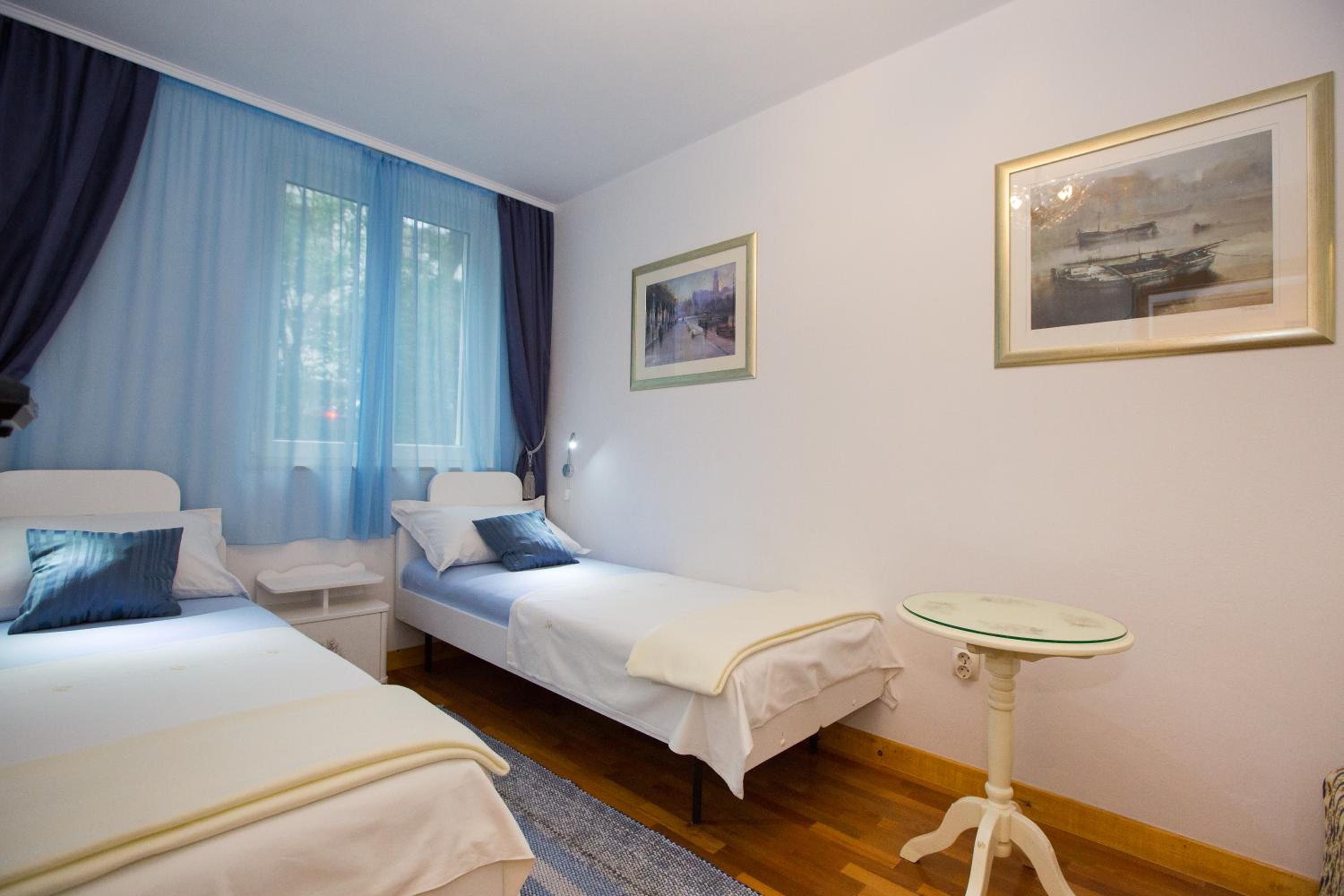 One-Bedroom Apartment With Garden View