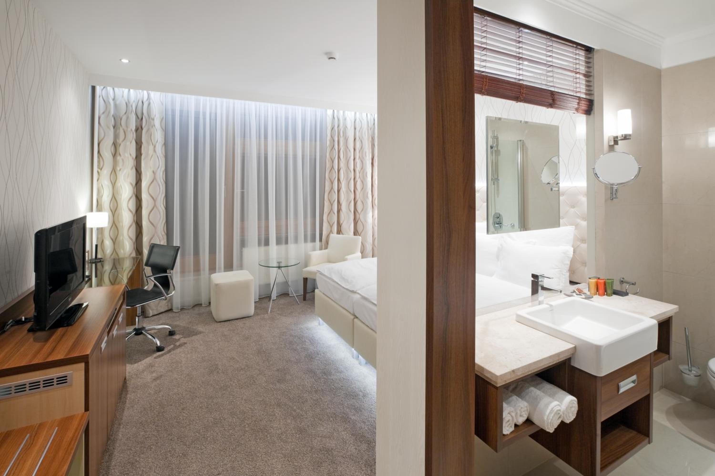 Deluxe Double room with Spa Bath and Terrace  - Photo 3
