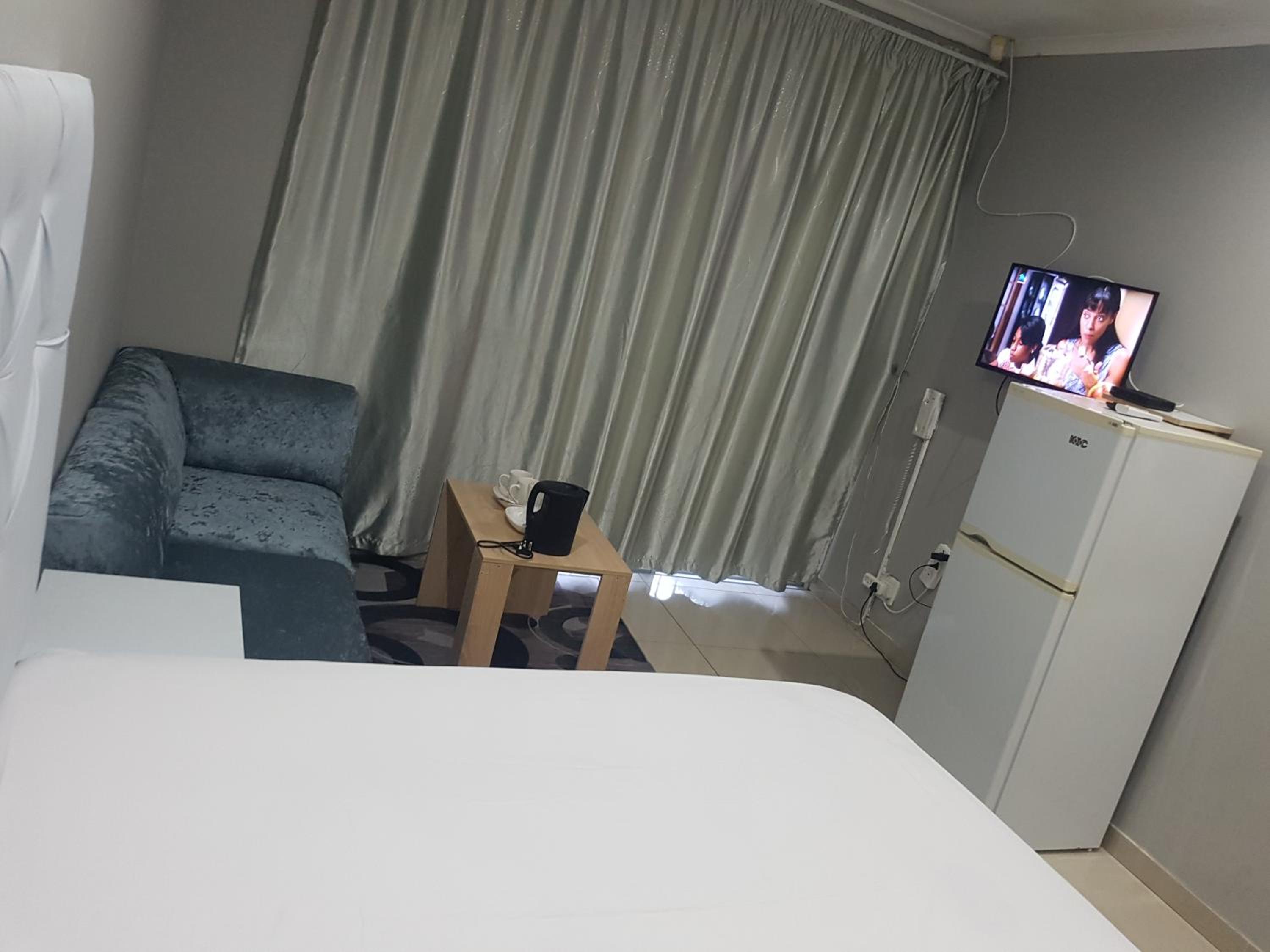 Budget Double Room photo 3