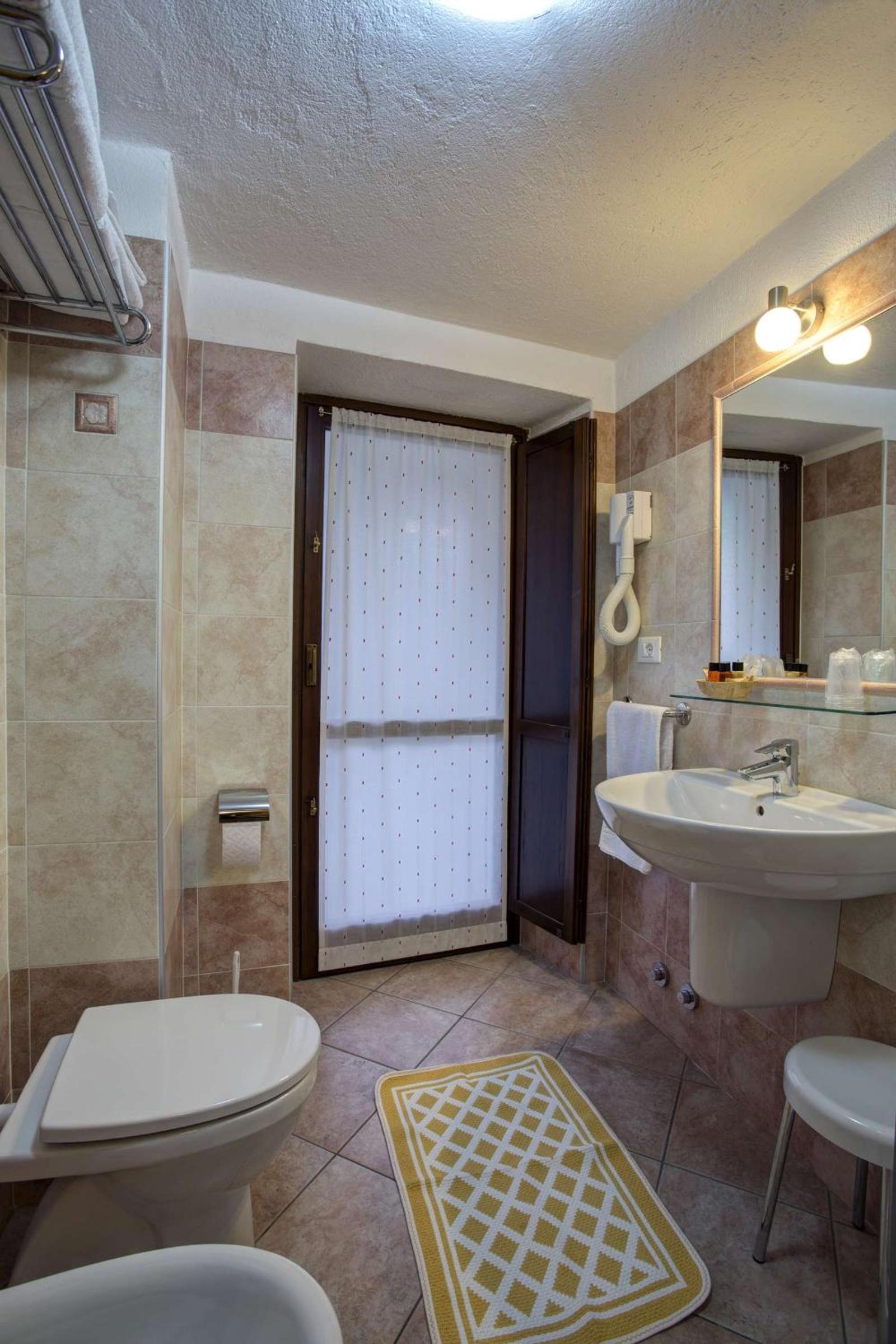 Double Room - Photo 3