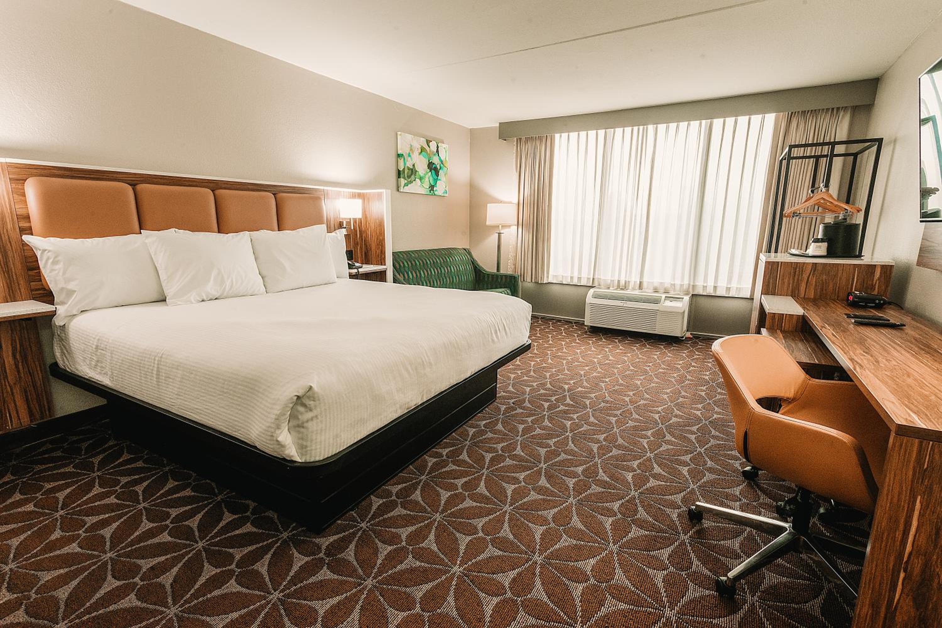 Junior King Suite - Non-Smoking - Photo 6
