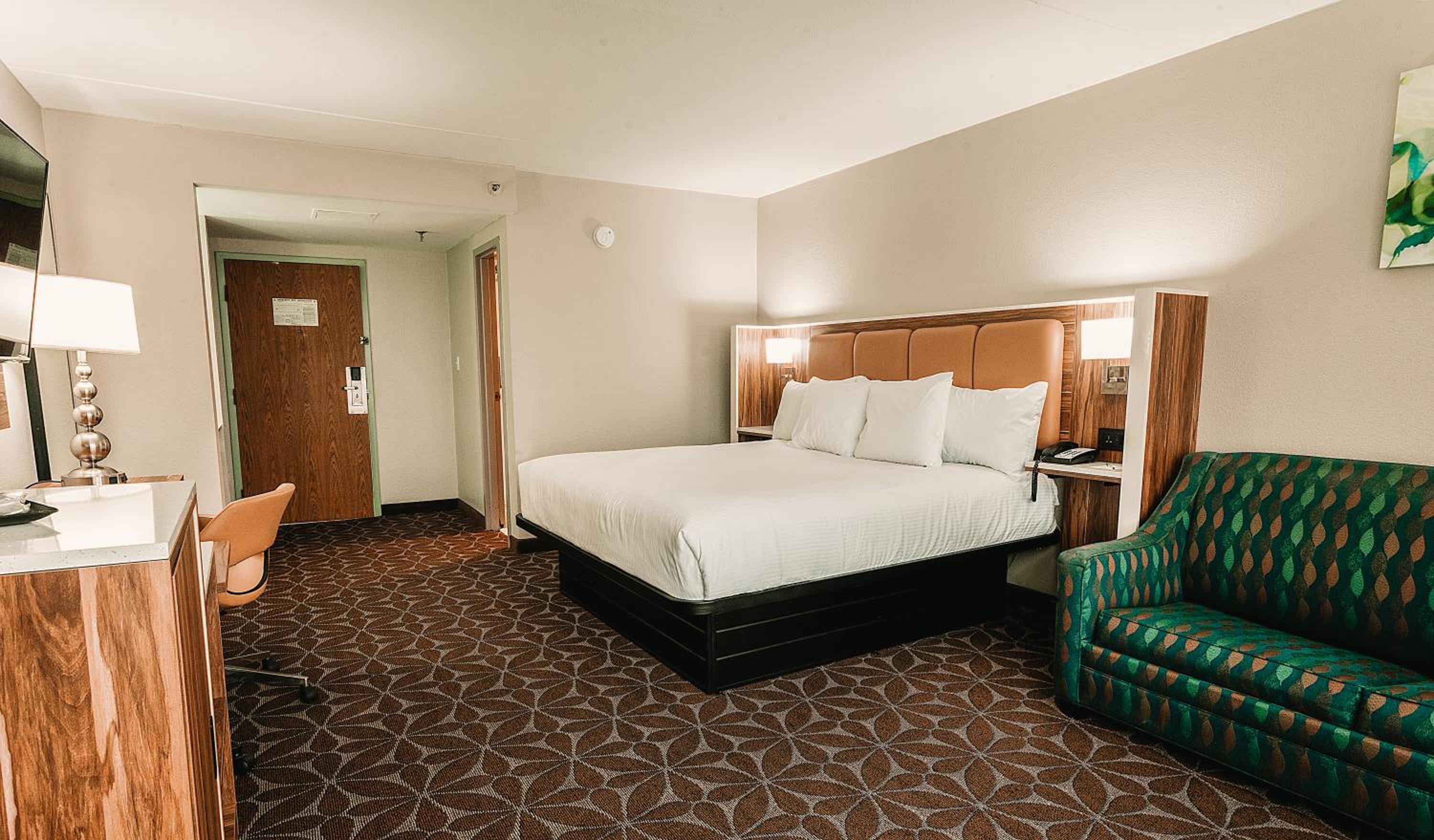 Junior King Suite - Non-Smoking - Photo 3