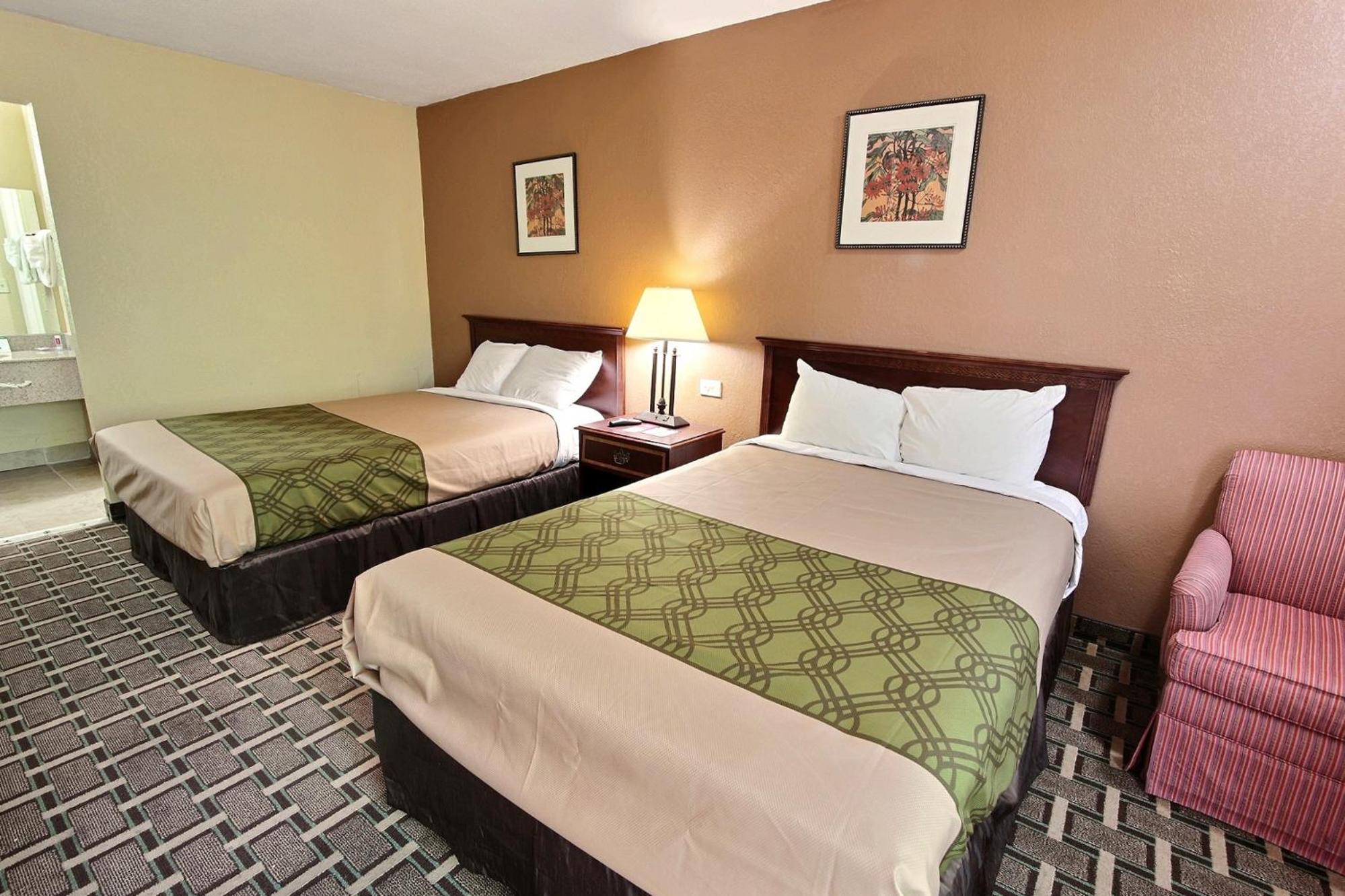 Double Room with Two Double Beds - Smoking - Photo 3