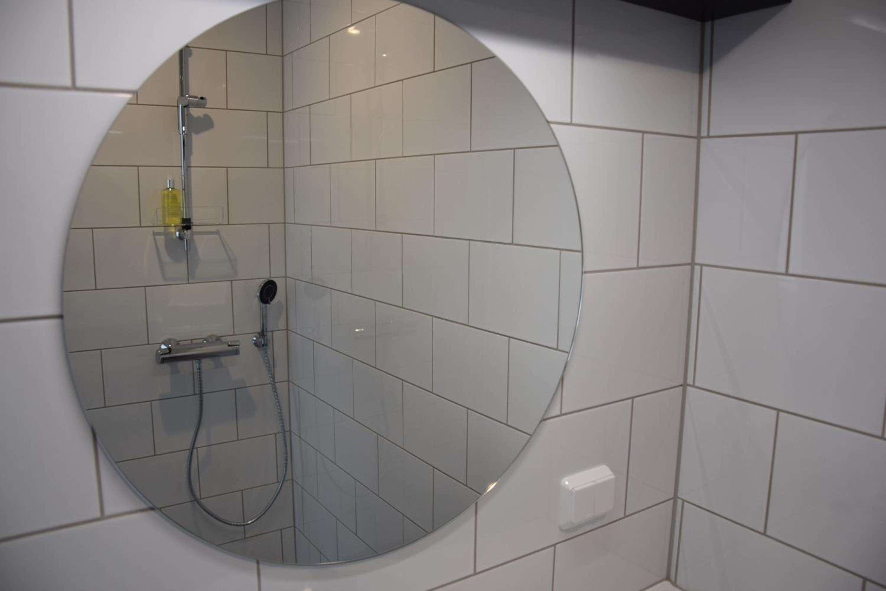 Double or Twin Room - Photo 8