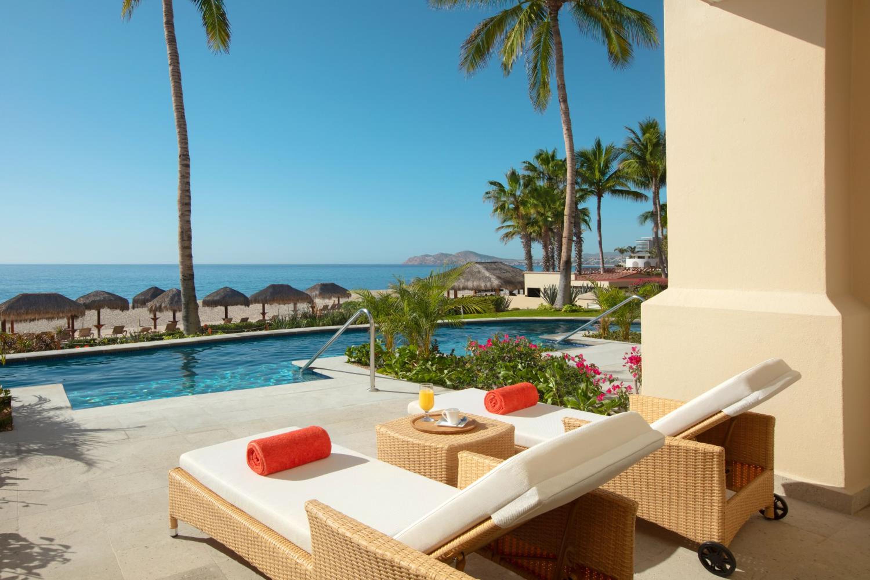 Preferred Club One Bedroom Suite Ocean Front Swim Out King