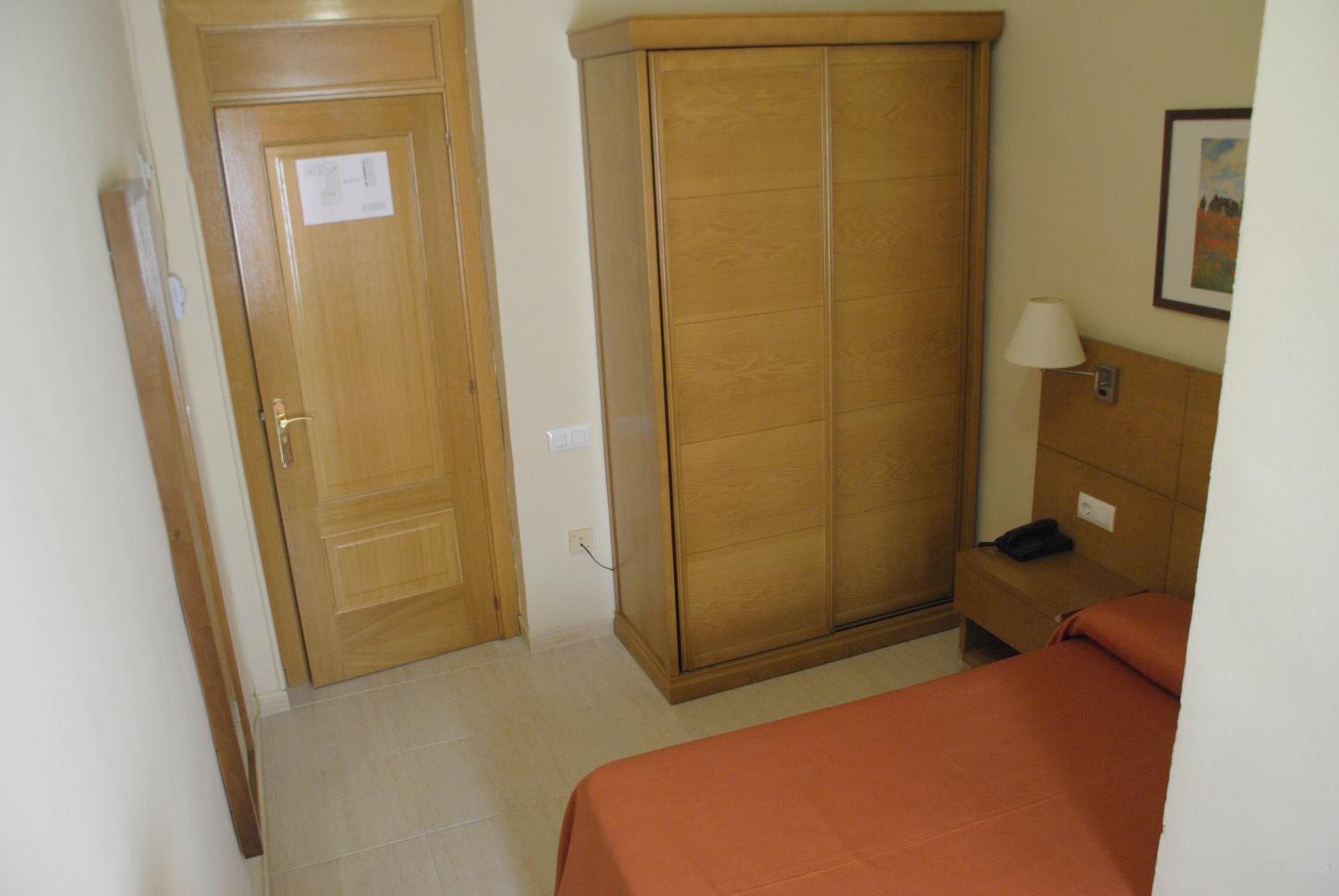 Single Room photo 3