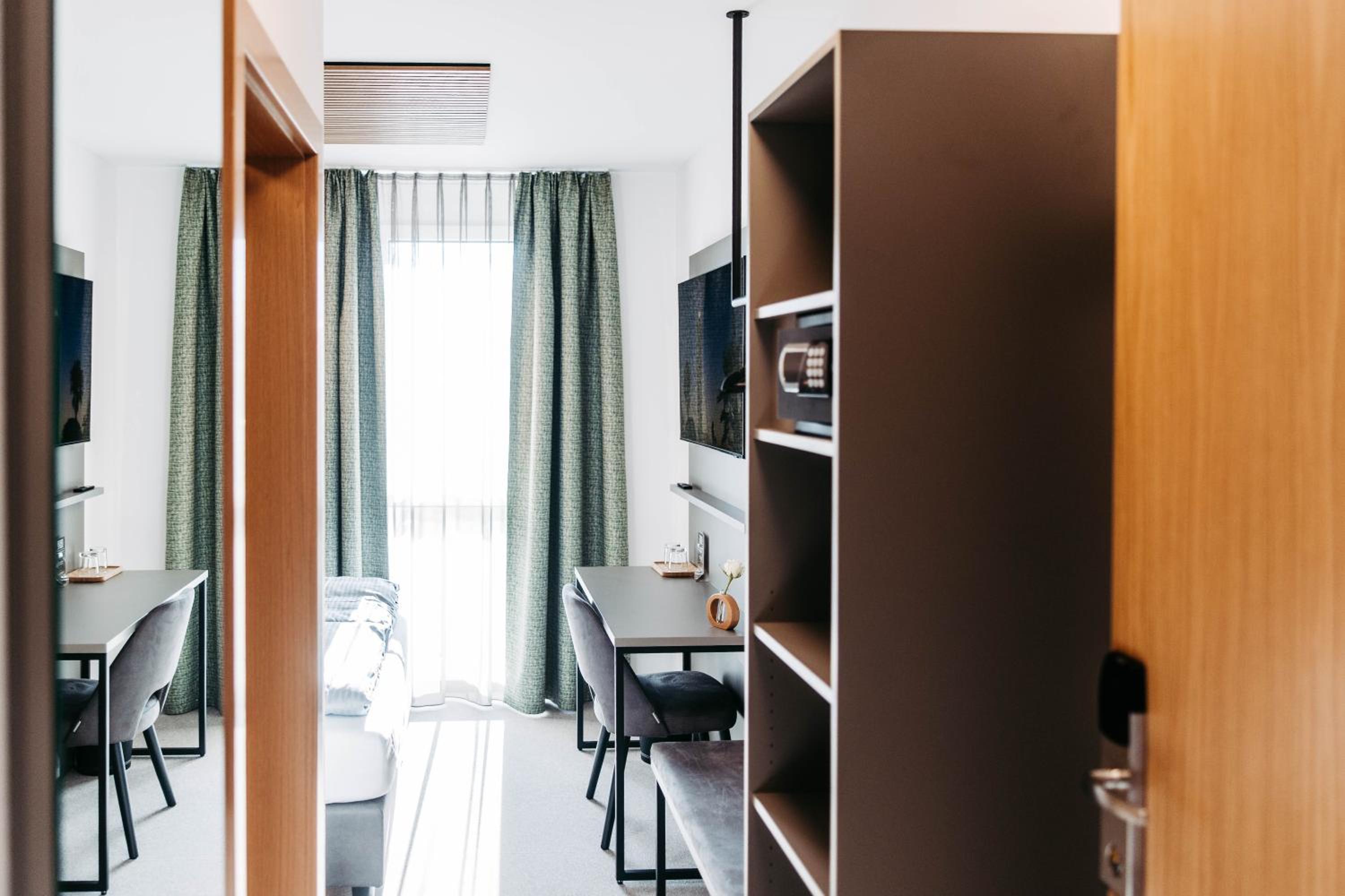 Double or Twin Room with Bathroom photo 2