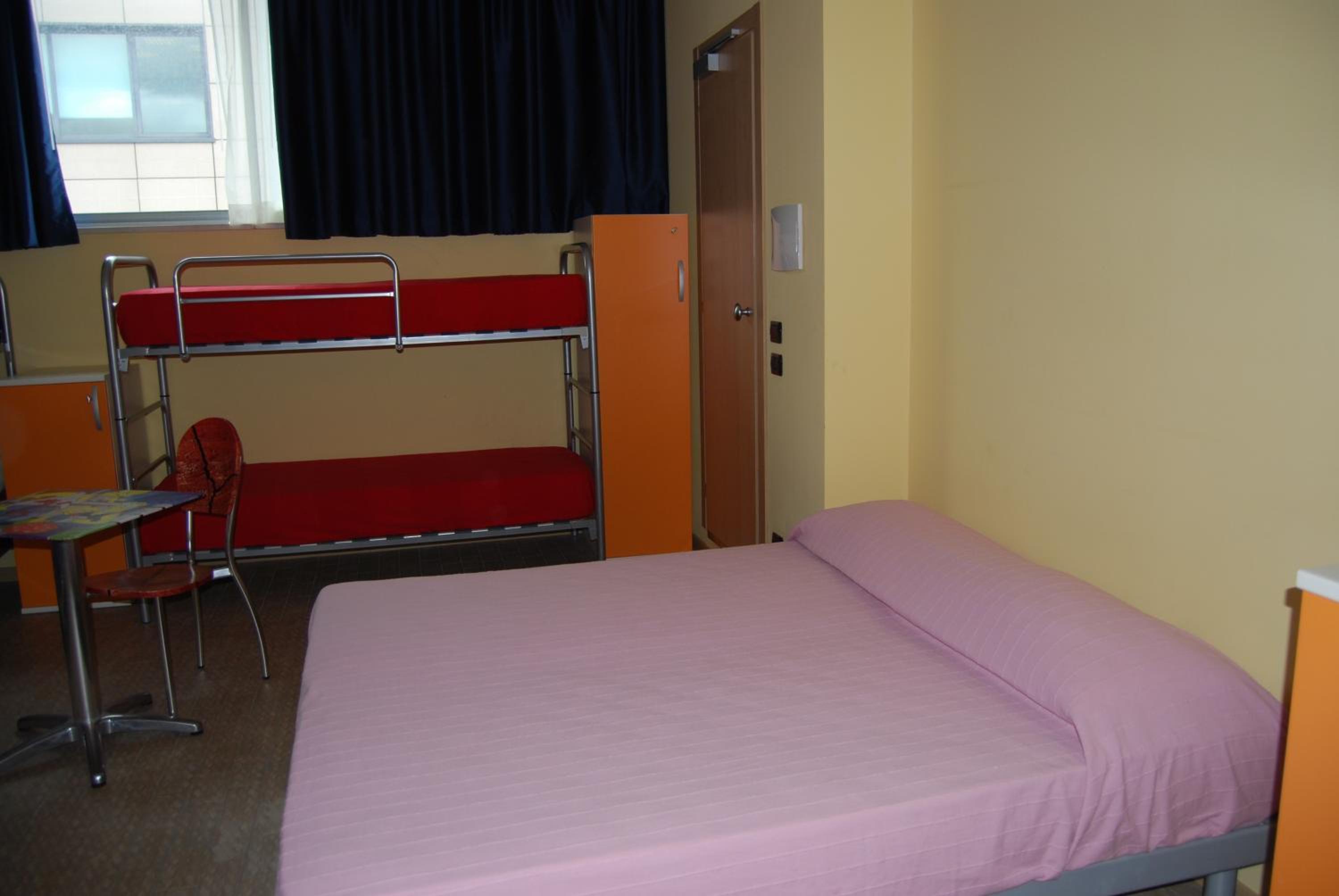 Economy Quadruple Room with Shared Bathroom photo 1