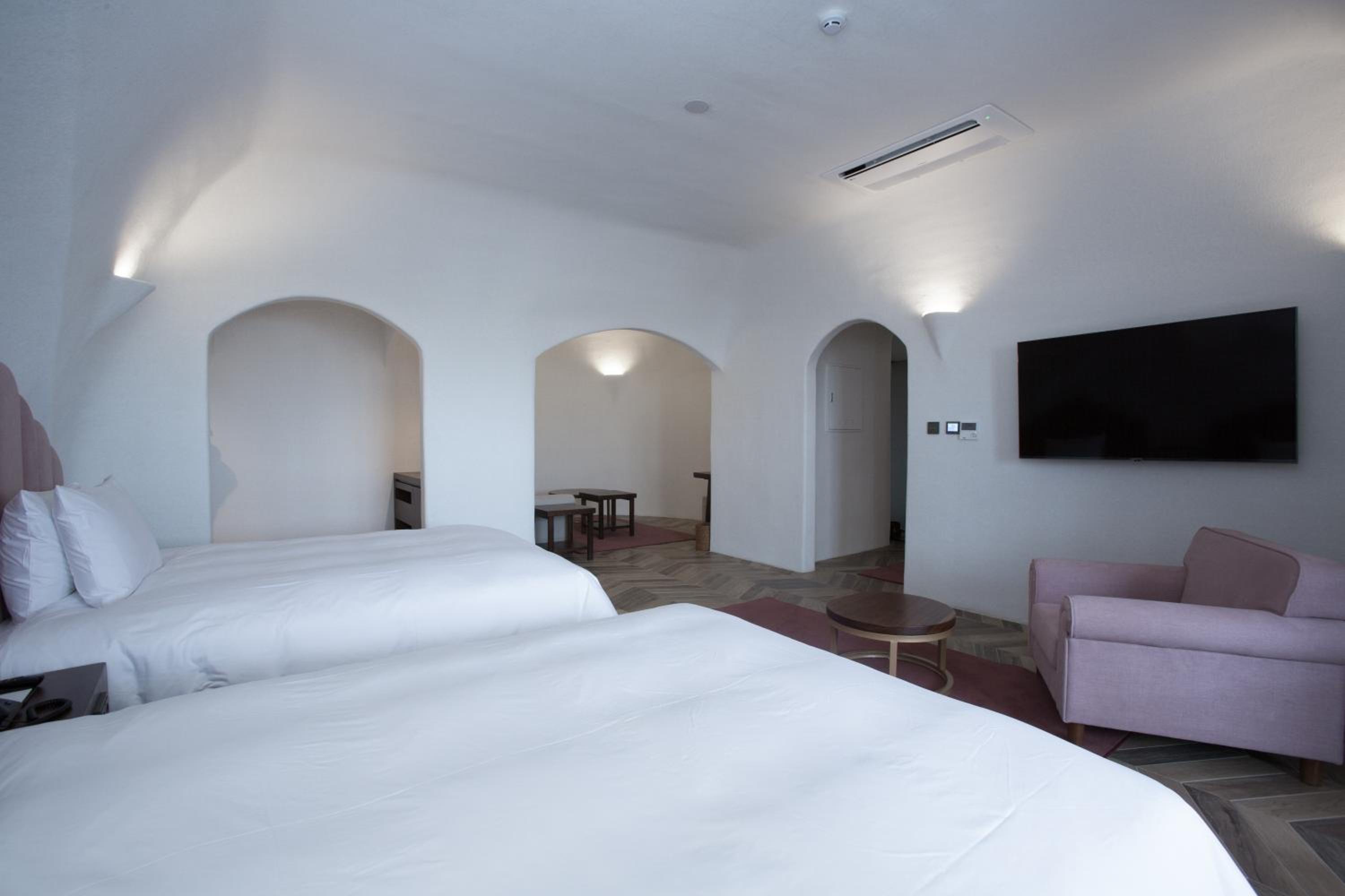 Lake Suite Room