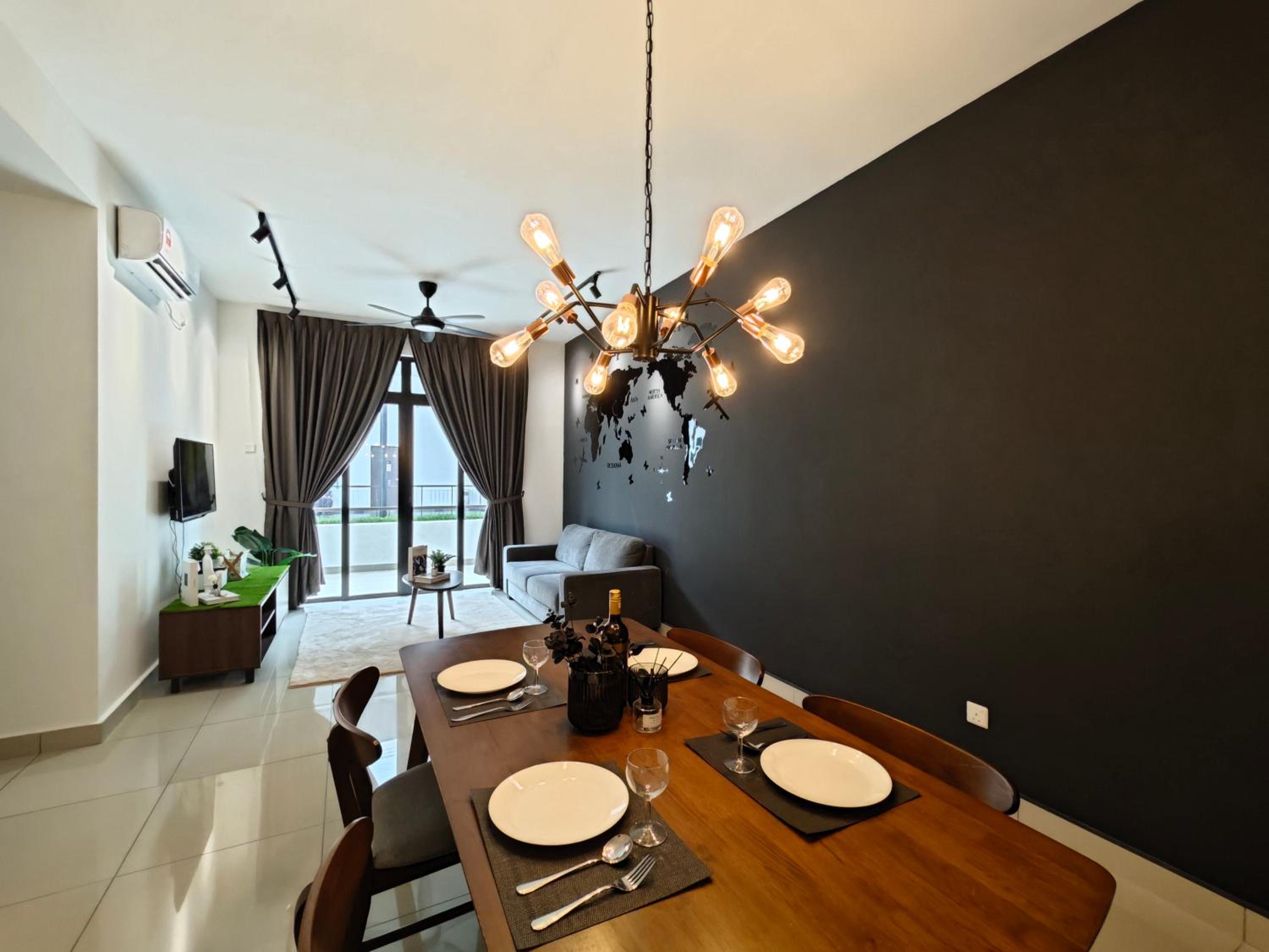 Deluxe Family Suite