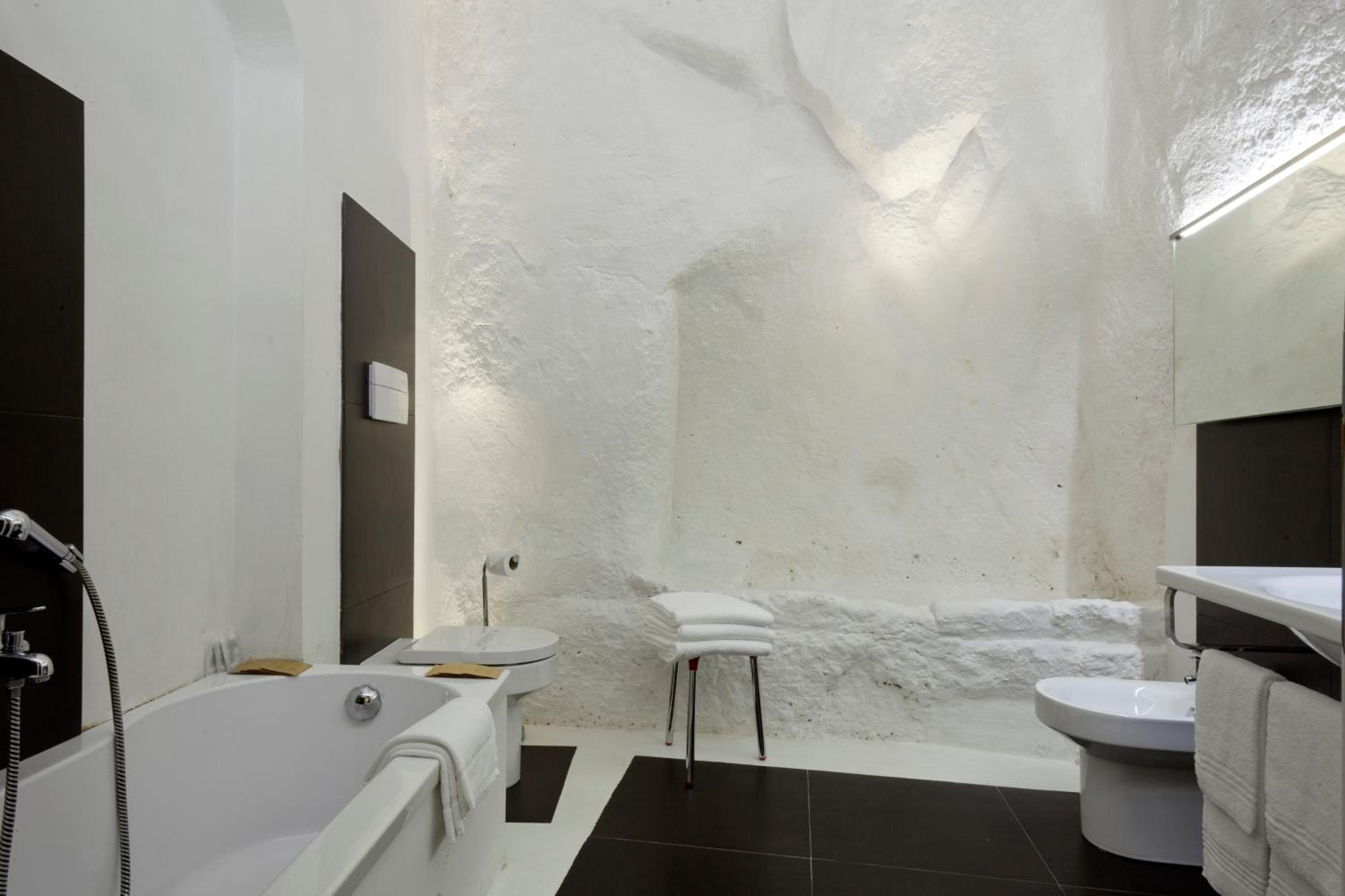 Superior Quadruple Room - Photo 8