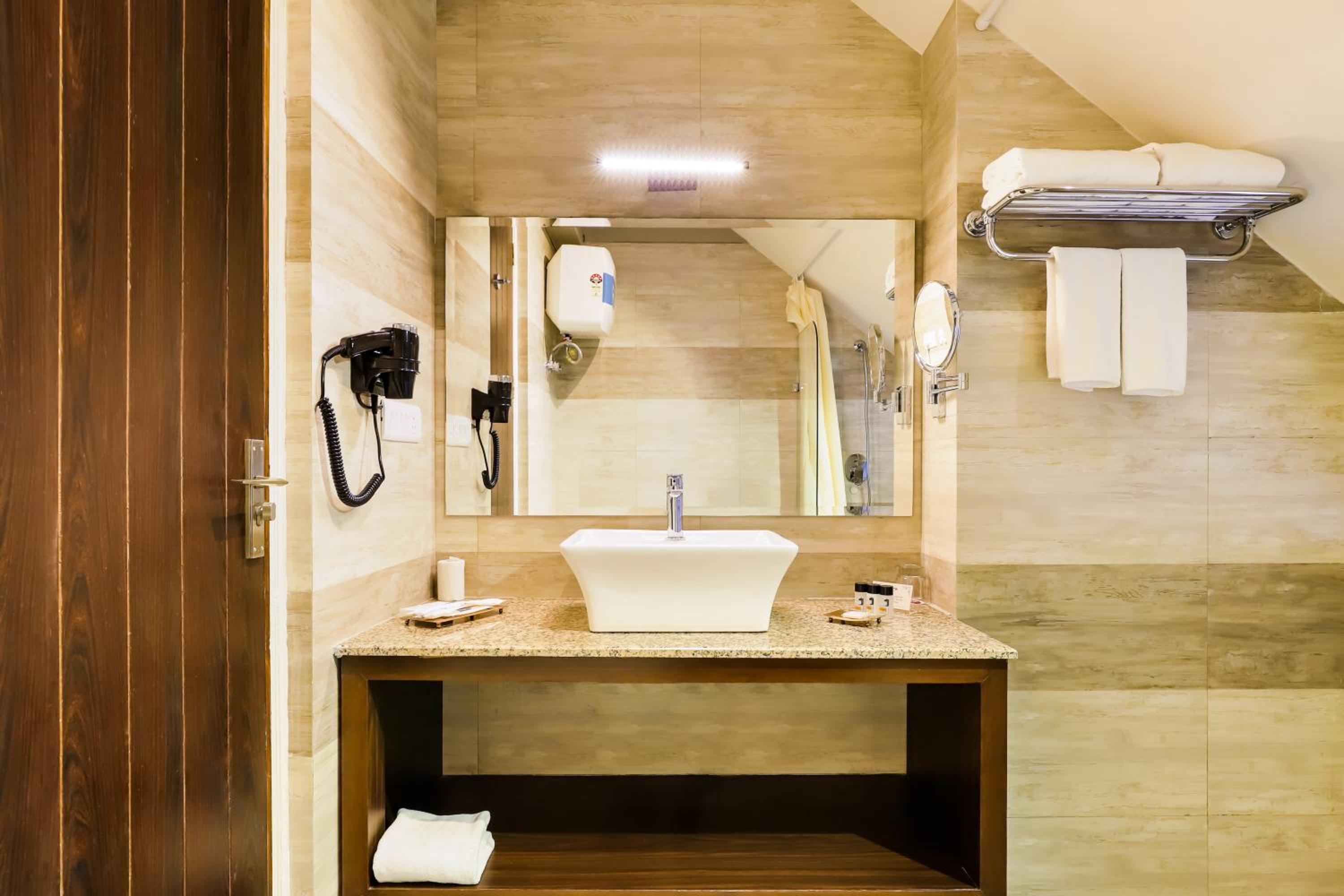 Super Deluxe Rooms with Valley View - Photo 1