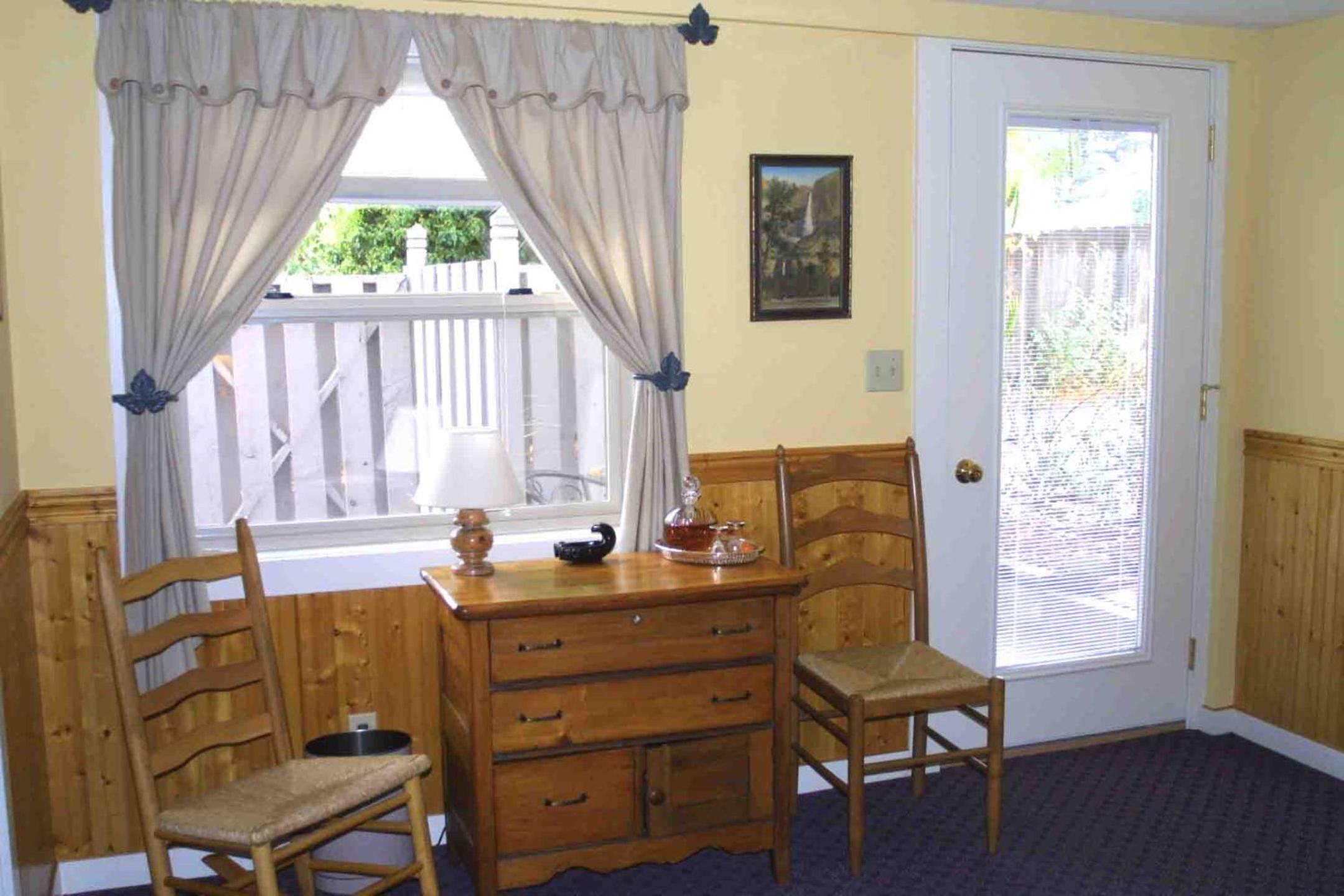 Double Room with Patio photo 3