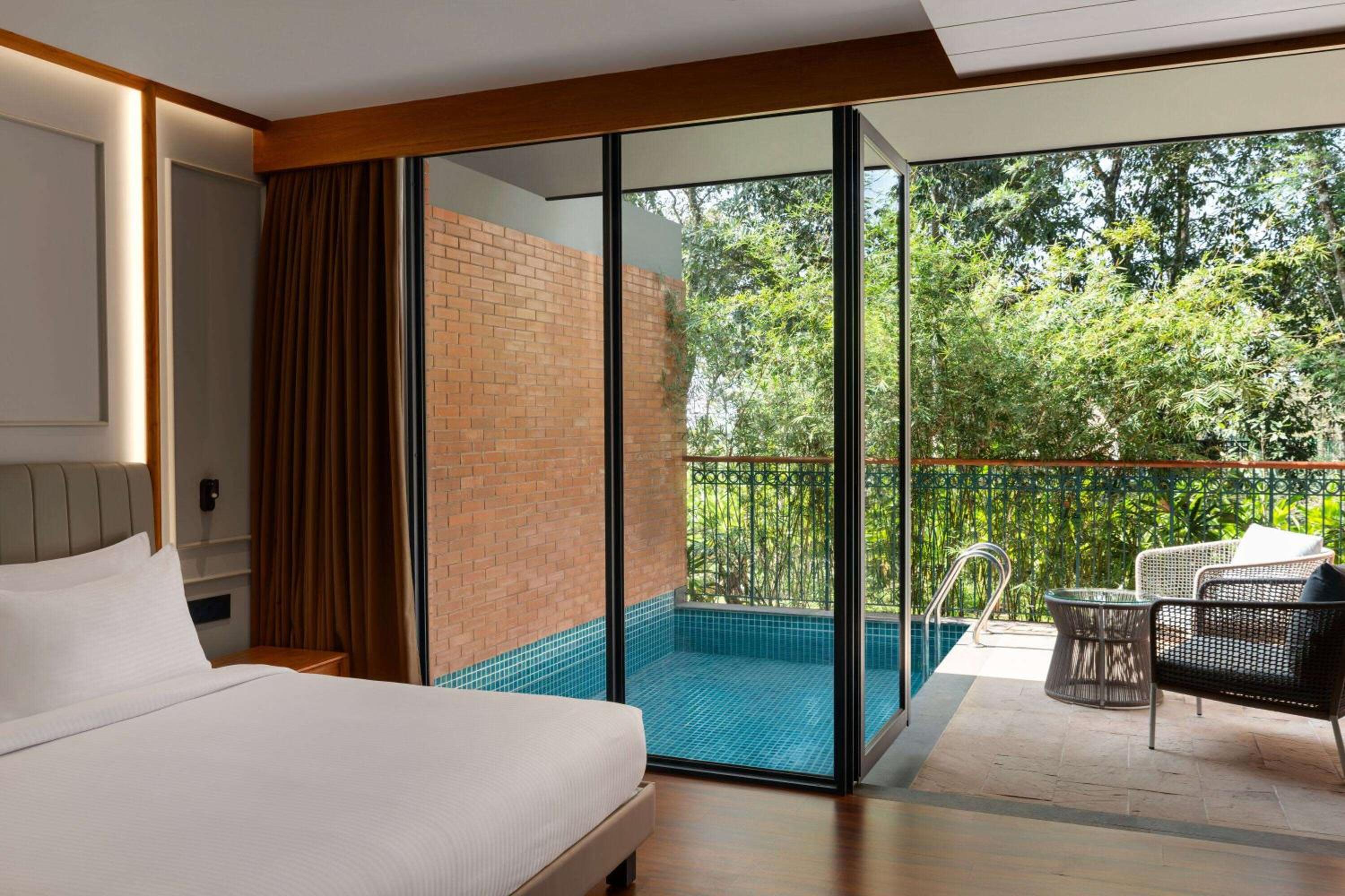 Luxury Suite with Private Pool - Photo 2
