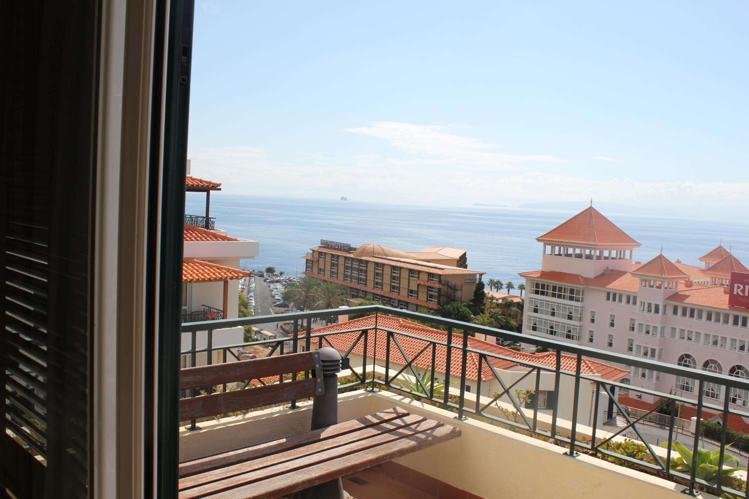 Three-Bedroom Apartment - Penthouse - Photo 3