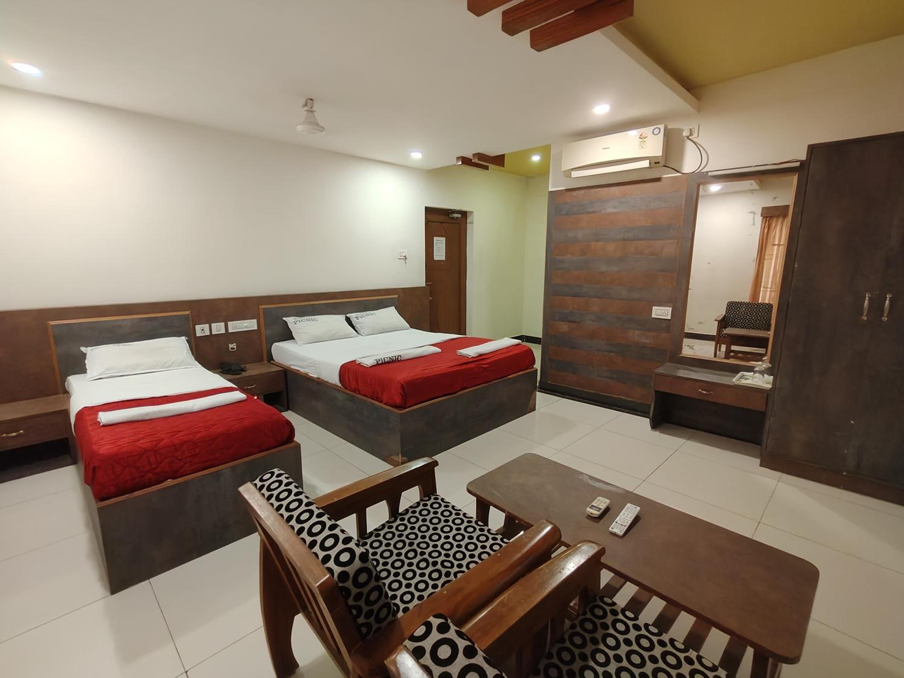 Deluxe Triple Room - Photo 1