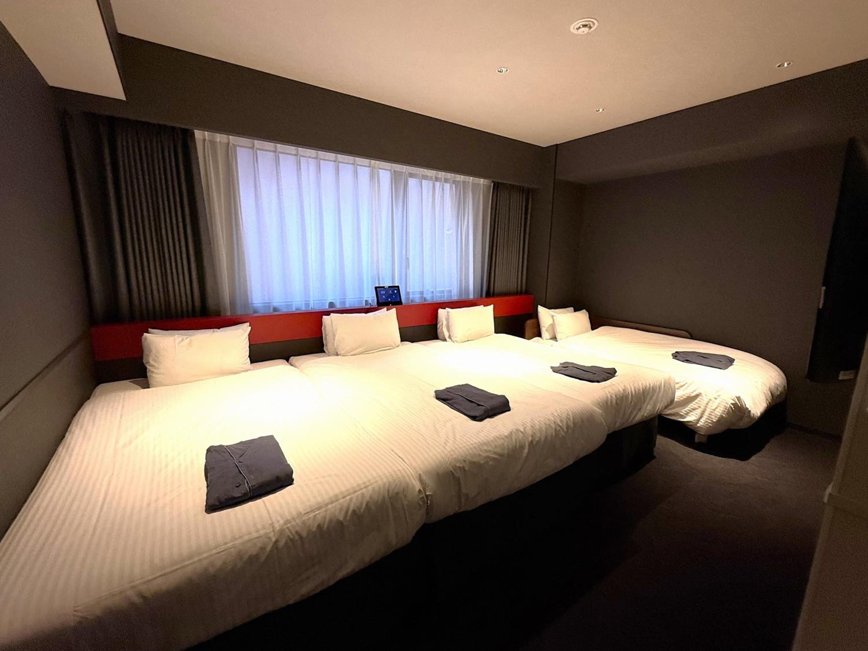 Quadruple Room - Photo 1
