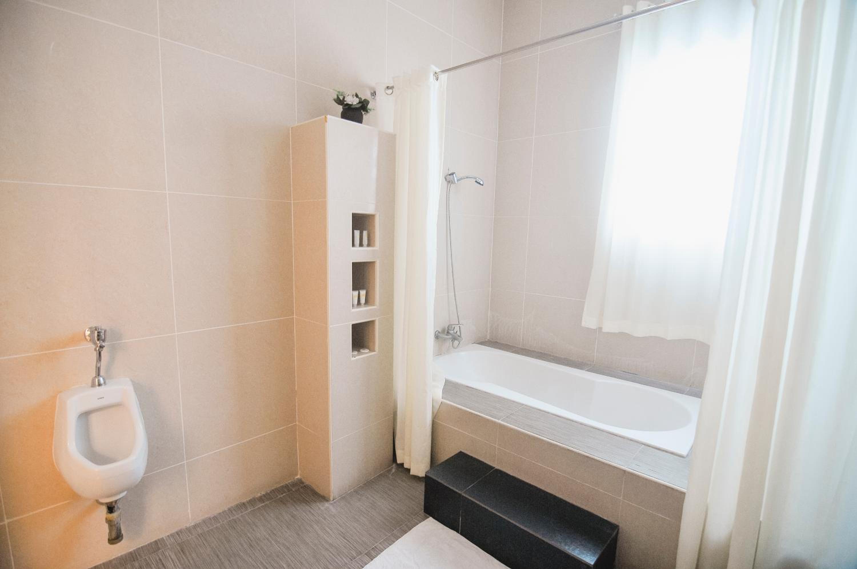 Honeymoon Room - Photo 4
