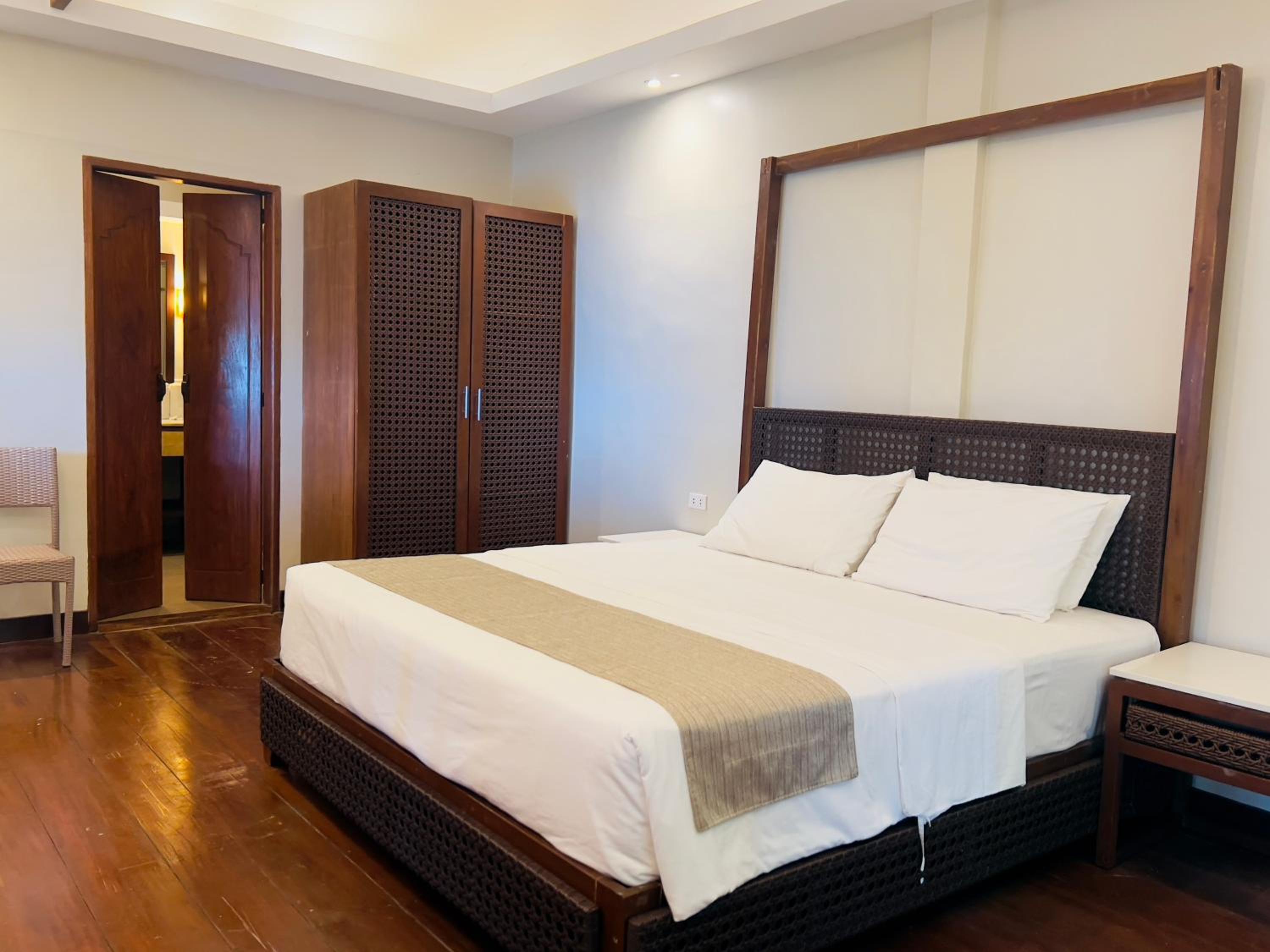 Villa - Photo 2