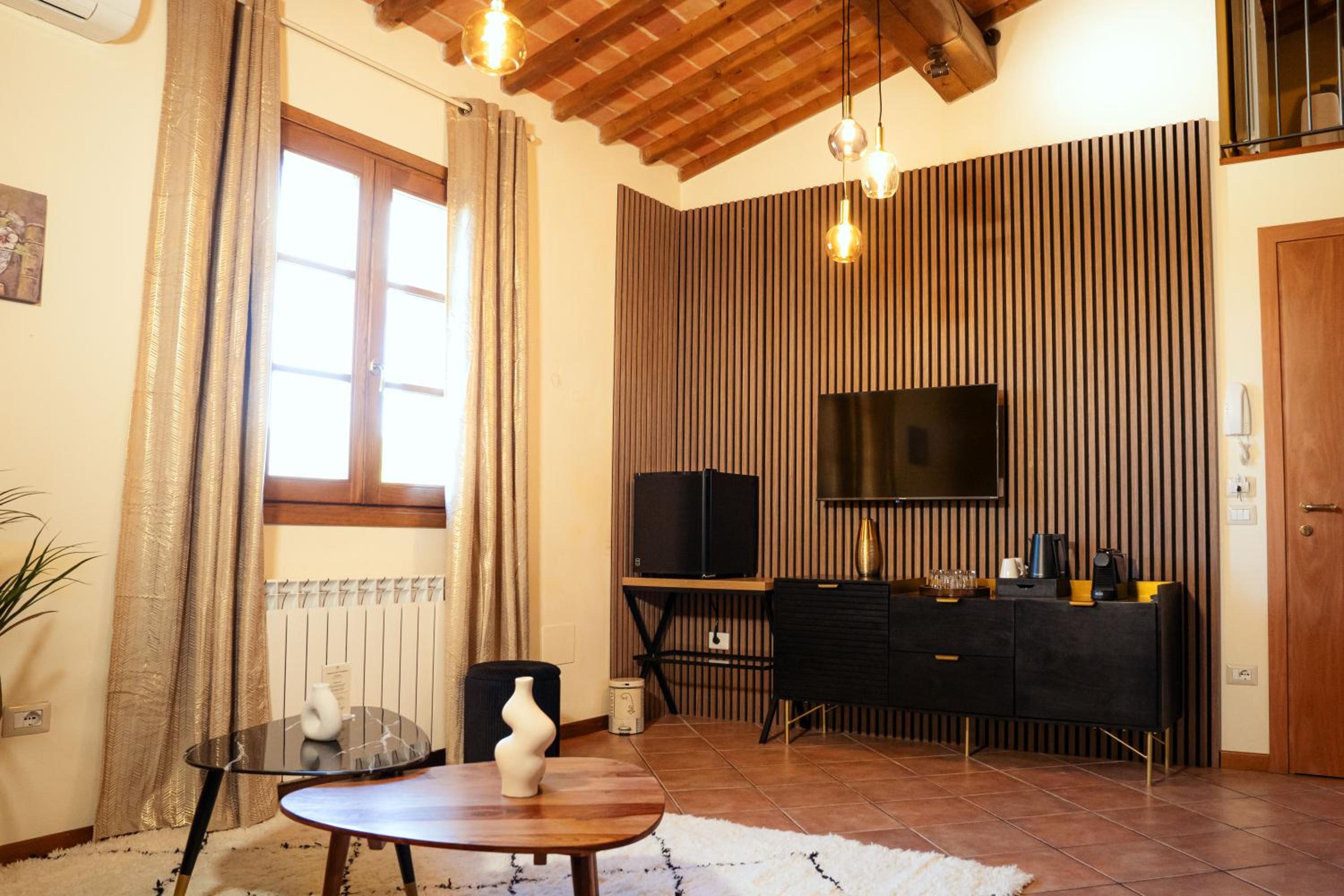 Two-Bedroom Suite - Photo 3