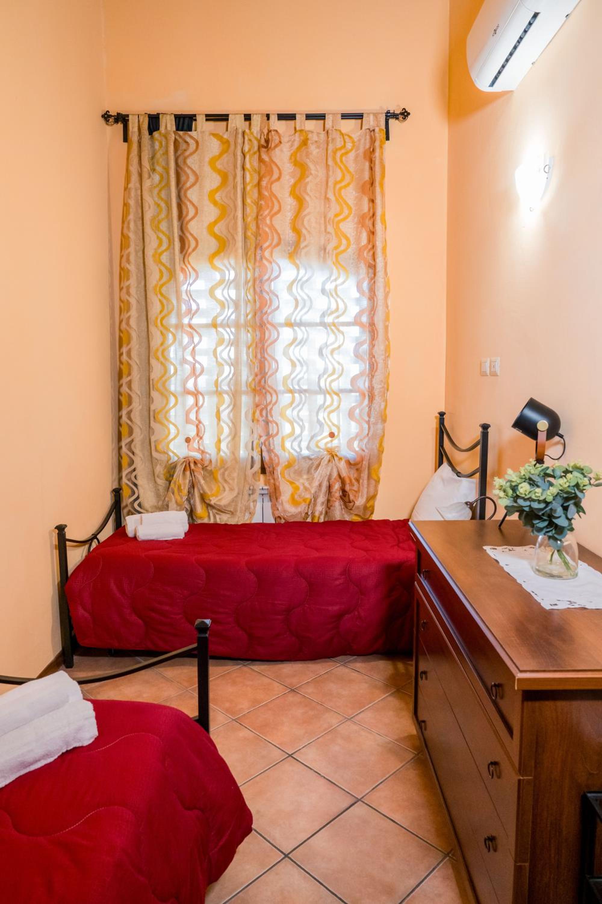 Two-Bedroom Suite - Photo 7