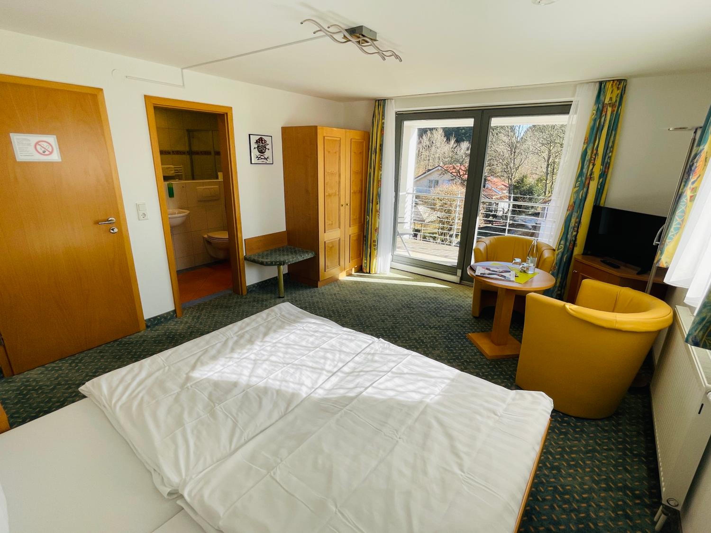 Single Room with Balcony photo 2