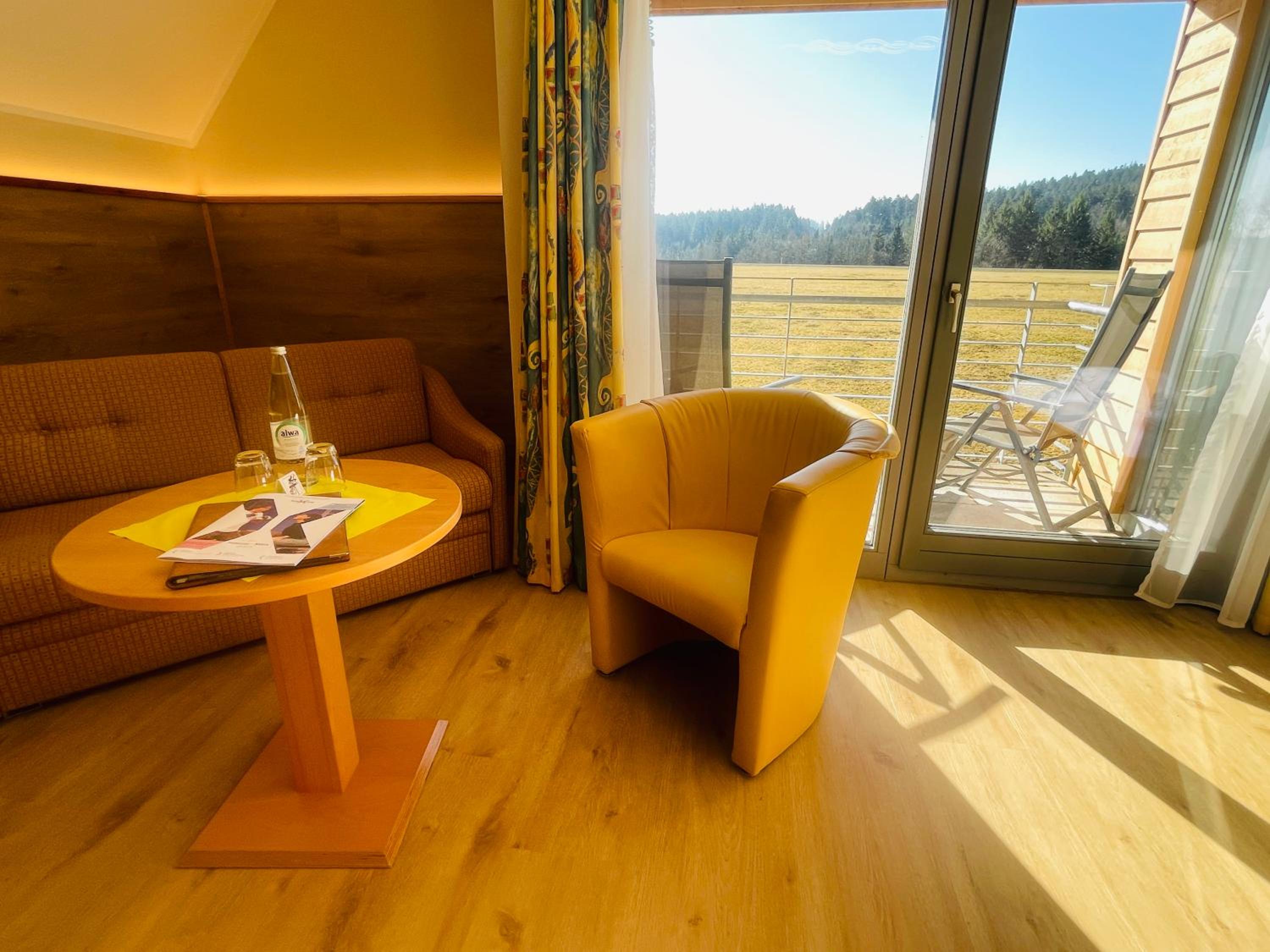 Deluxe Double Room with Balcony - Photo 2