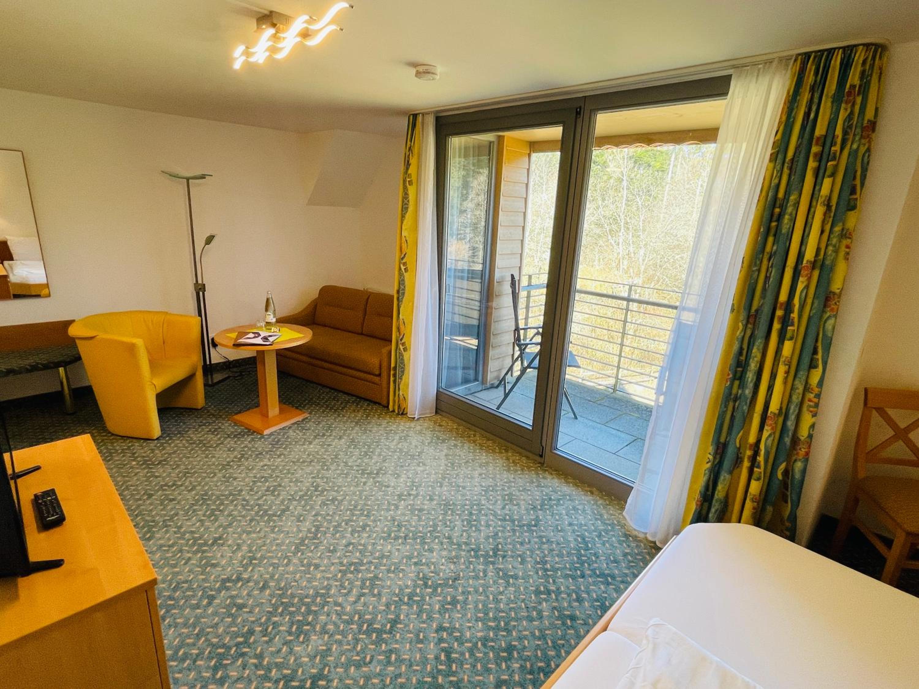 Deluxe Double Room with Balcony - Photo 1