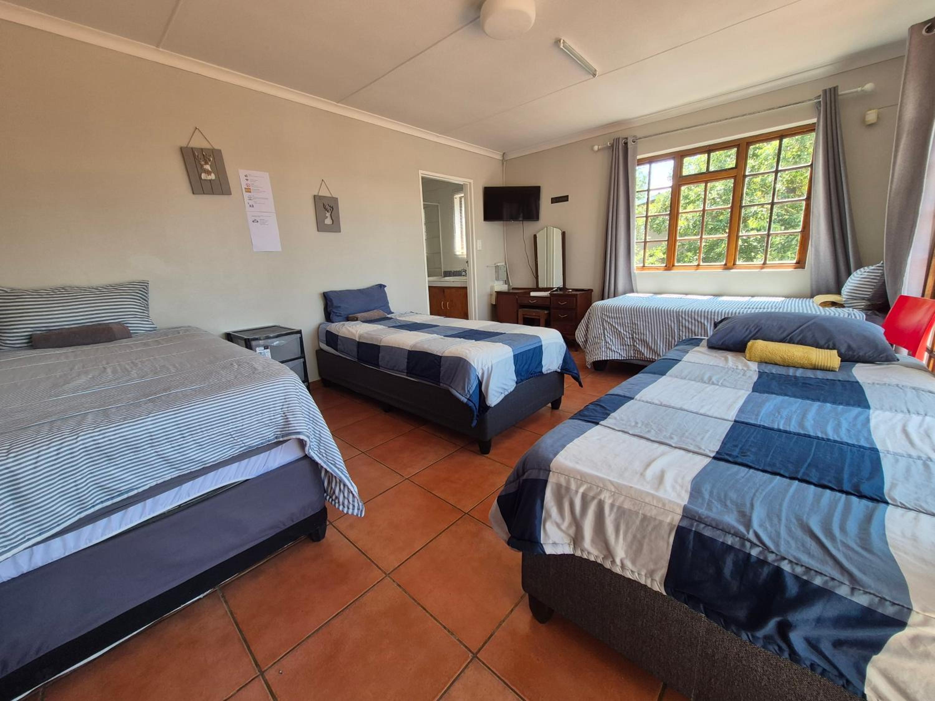 Deluxe Family Suite photo 1
