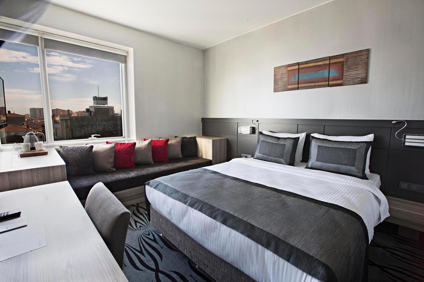 Standard Double or Twin Room photo 1