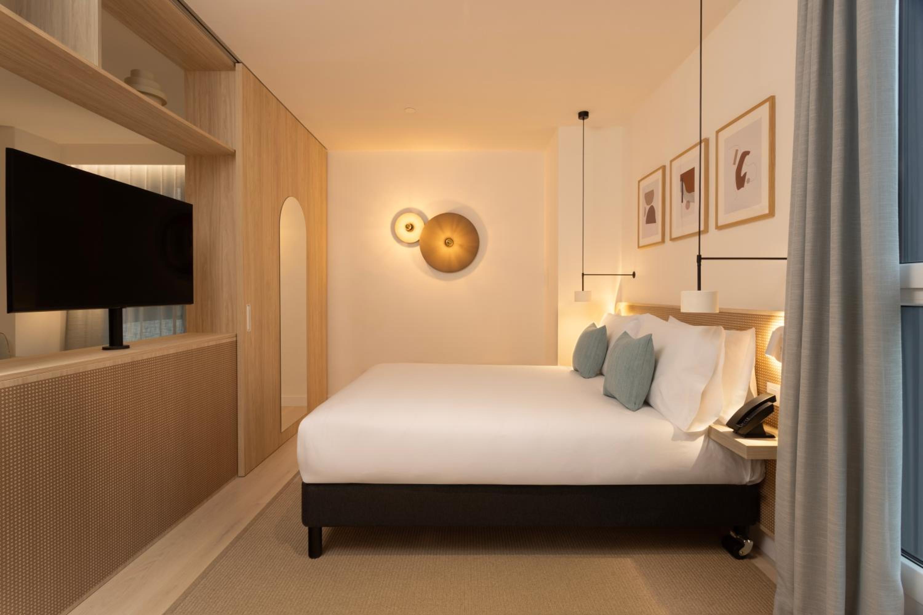 One-Bedroom Suite photo 3