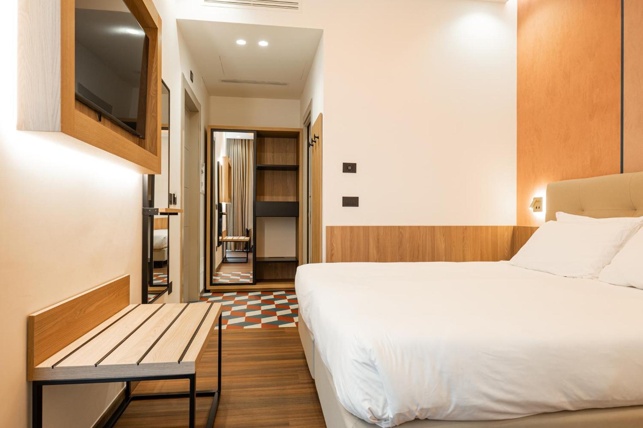 Standard Triple Room - Photo 2
