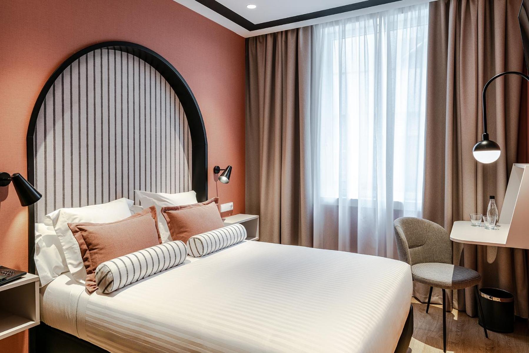 Petite Double Room - Photo 1